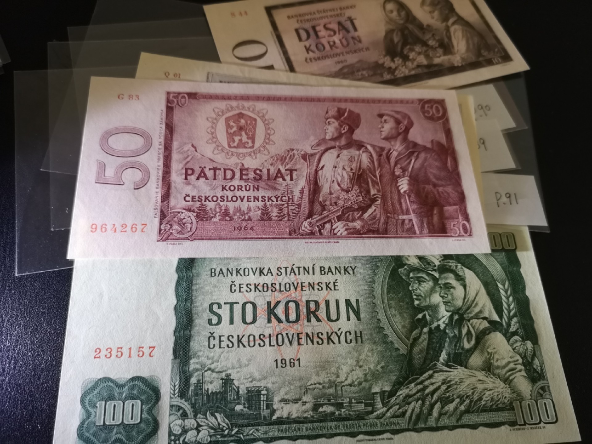 《外钞收藏家》第二百零七期（东欧三国裸钞专场） 捷克斯洛伐克 1960-1964年全套 全新 100面额一个角稍微有压痕软折瑕疵