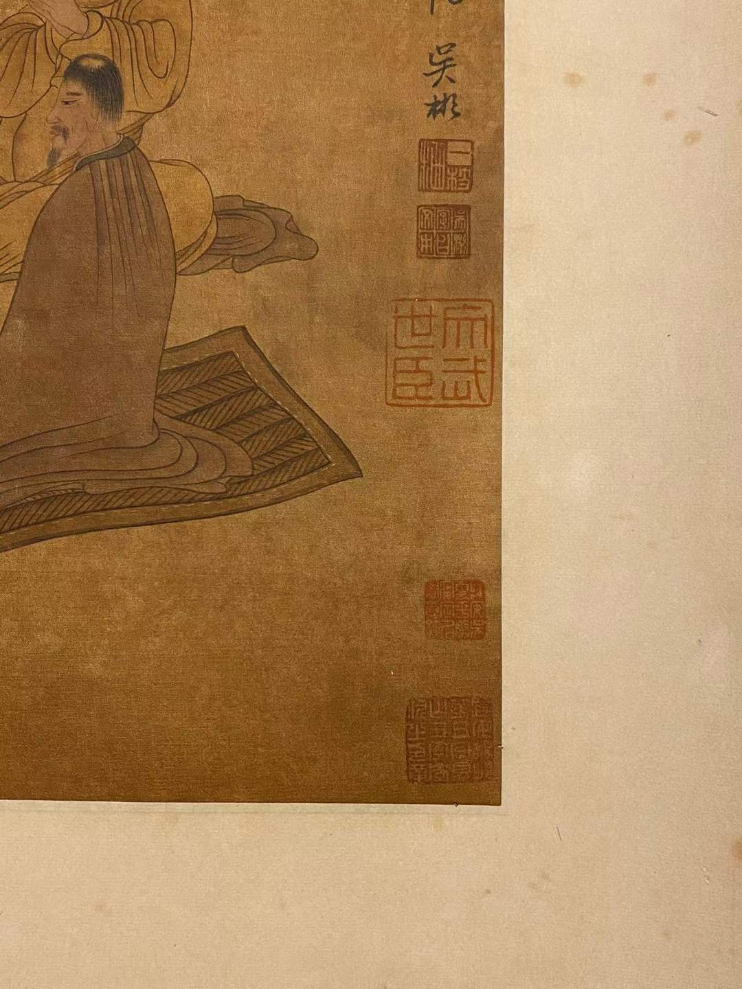 吴彬绢本人物立轴