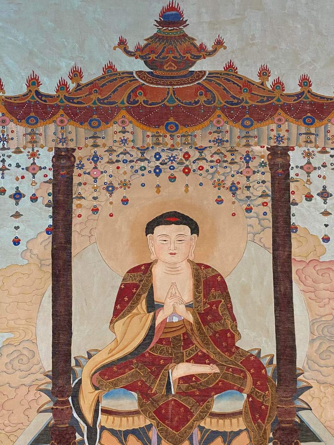 尤求绢本佛像立轴