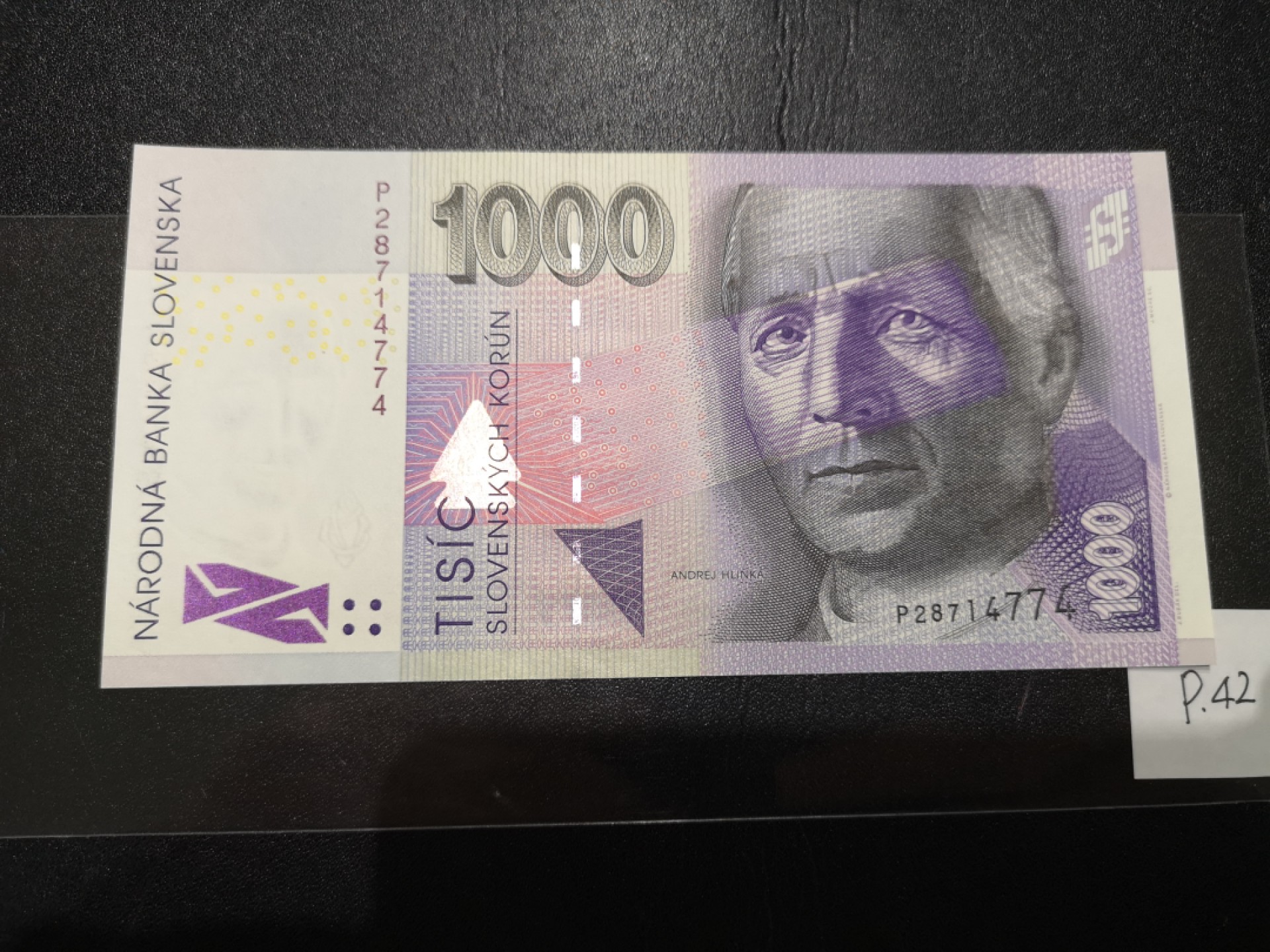 《外钞收藏家》第二百零七期（东欧三国裸钞专场） 斯洛伐克-2002-1000 克朗  德纳罗版，带光变油墨图案，唯一冠P 全新