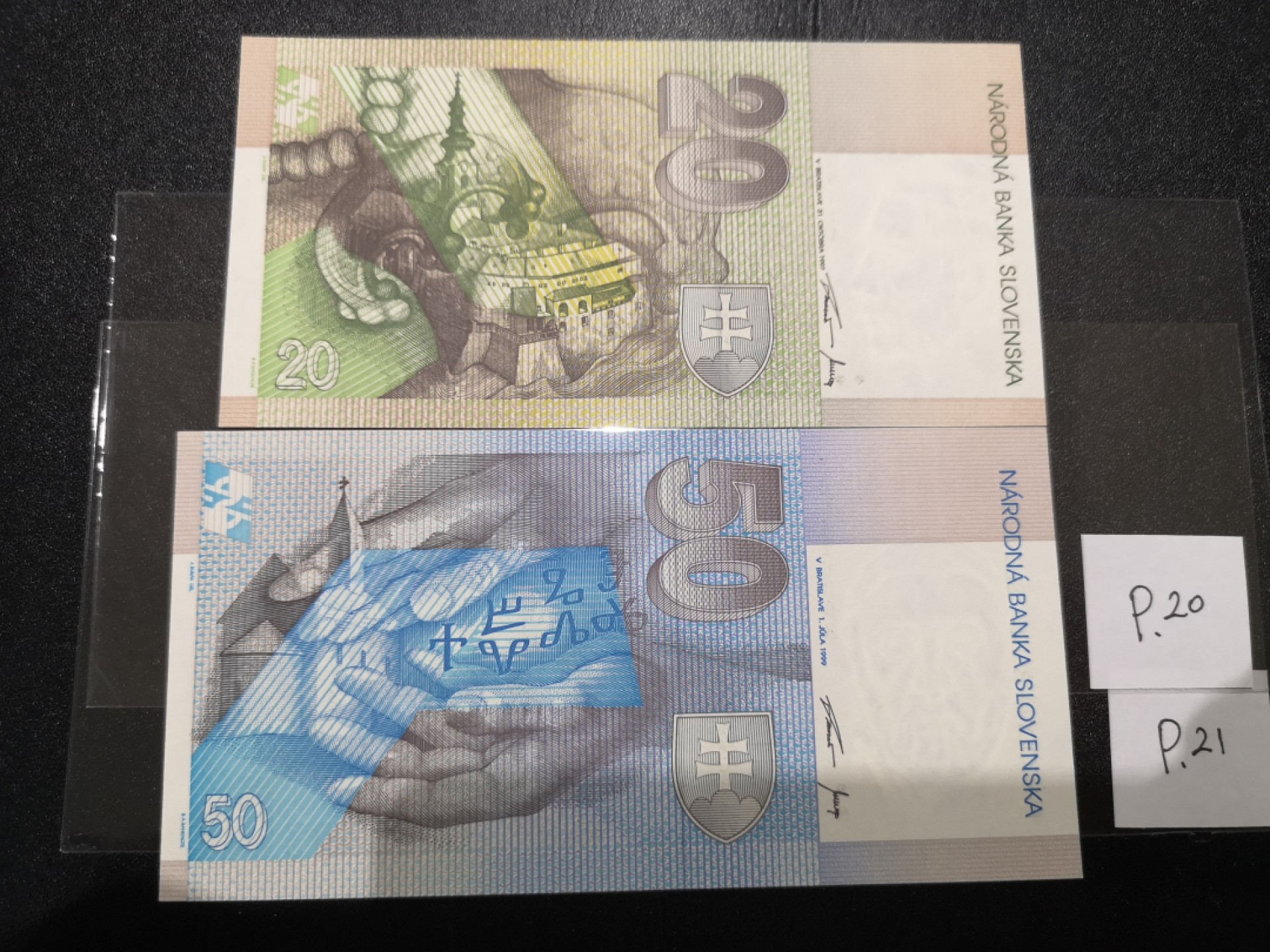 《外钞收藏家》第二百零七期（东欧三国裸钞专场） 斯洛伐克-1997-20 克朗 首冠B/斯洛伐克-1999-50 克朗 次冠C 全新两张