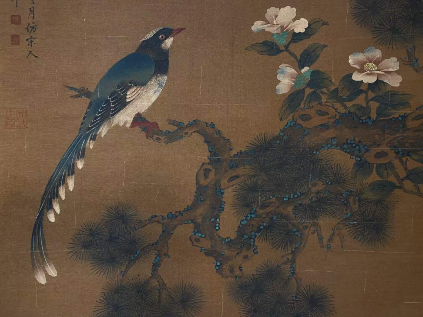 汪承霈绢本花鸟鱼立轴。清代书画名家，此幅为清代文物，中幅设色画，其它作品收录于安阳市博物馆。