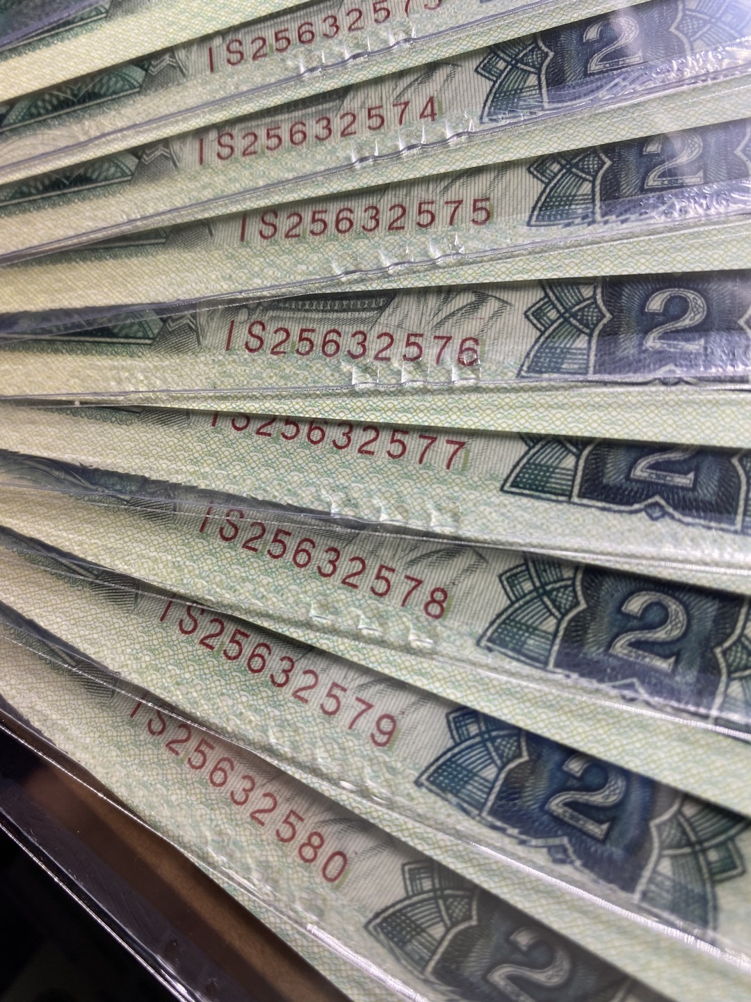 大黄蜂拍卖第71期 802绿钻IS25632571标十，67分同分，带油墨多印