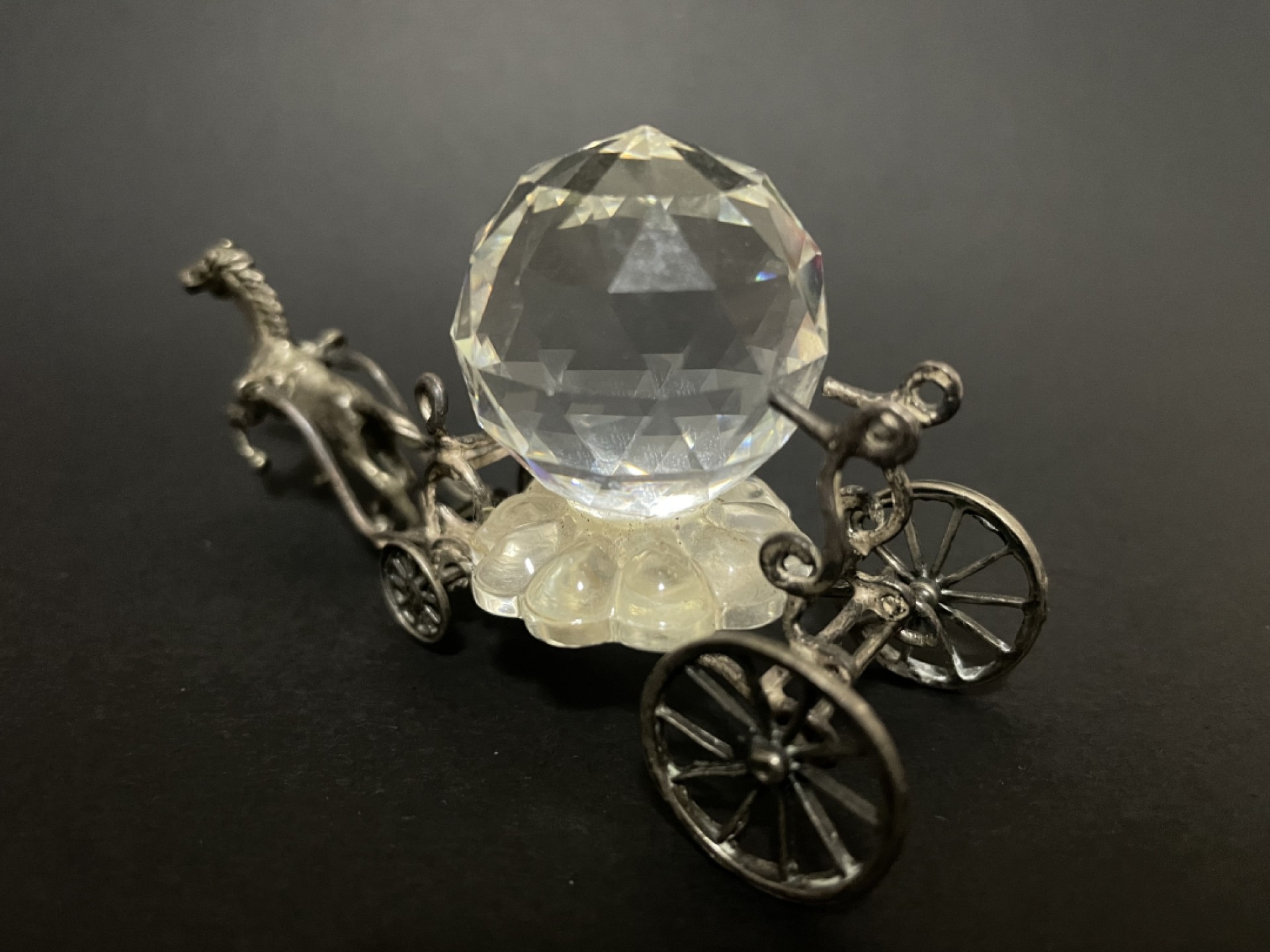 海外回流精品（欧美专场） 欧洲回流银水晶马车摆件，工艺精美，长：10cm。