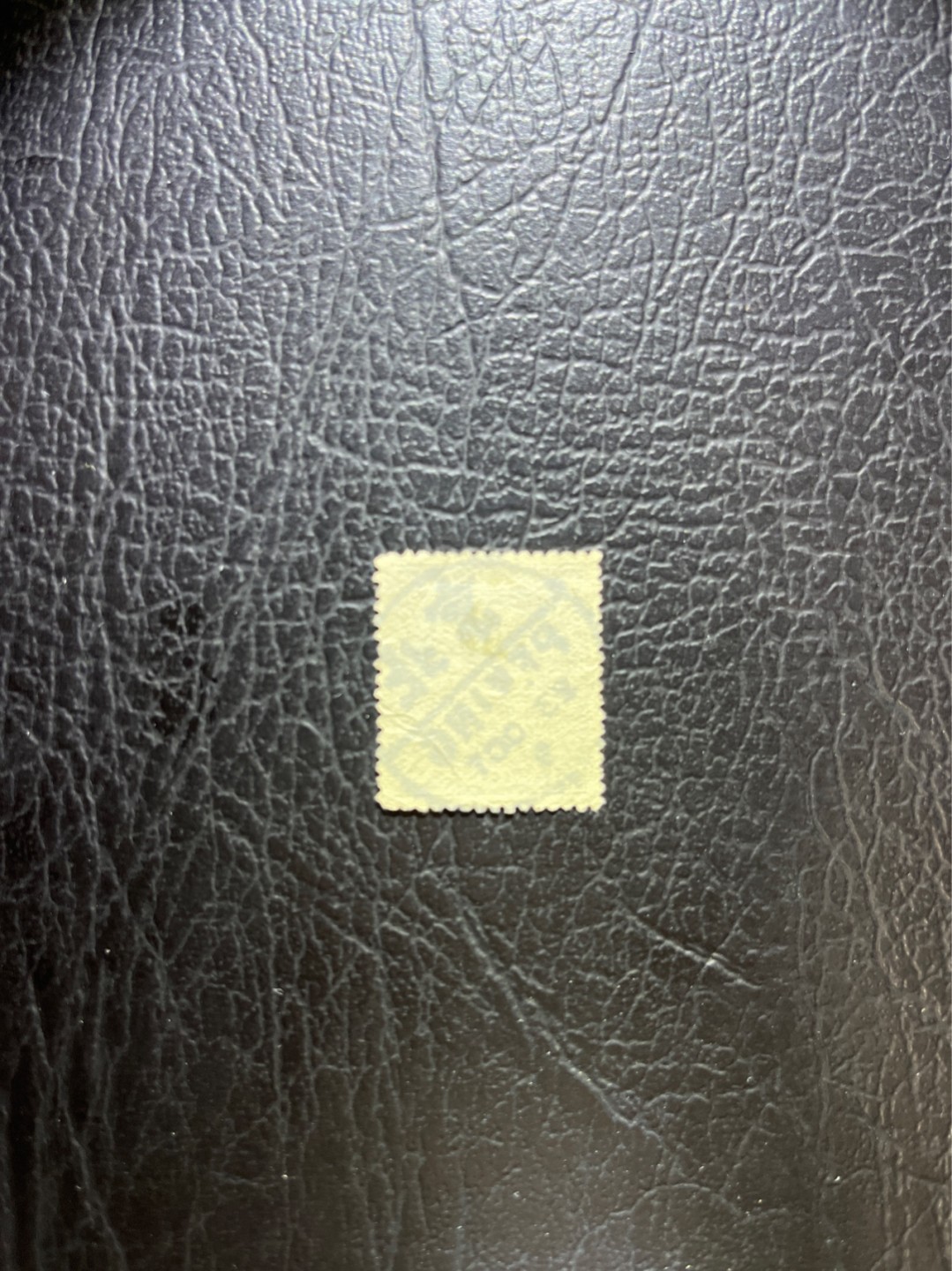 洪涛臻品 精选邮票限时拍卖第五十期 大清龙票，蓝10分，北京戳，全戳漂亮，好戳不好碰，终生保真（图3仅供参考）！品相非常不错，角全，无揭薄，入手保真清代文物邮票的机会！