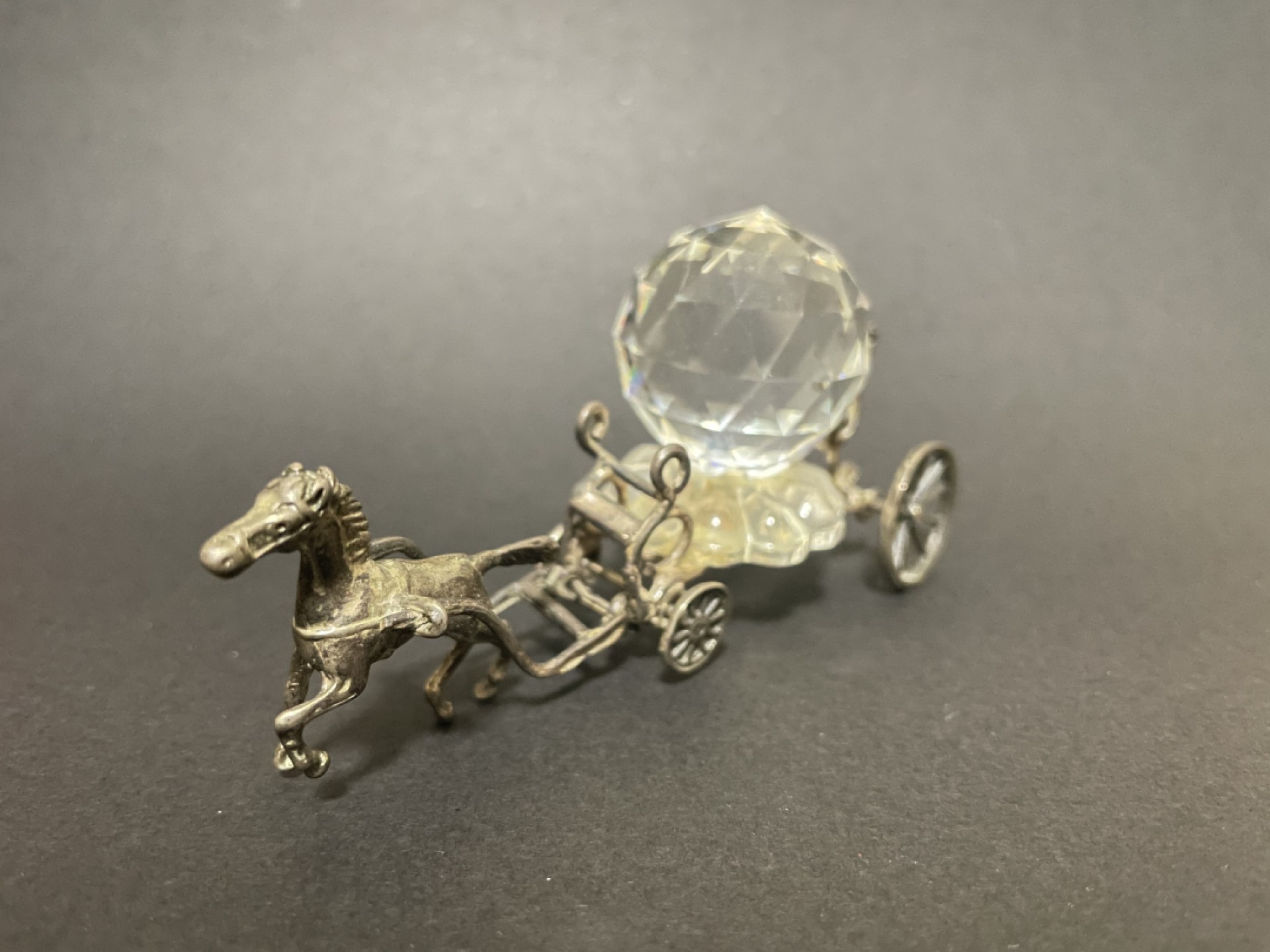 海外回流精品（欧美专场） 欧洲回流银水晶马车摆件，工艺精美，长：10cm。