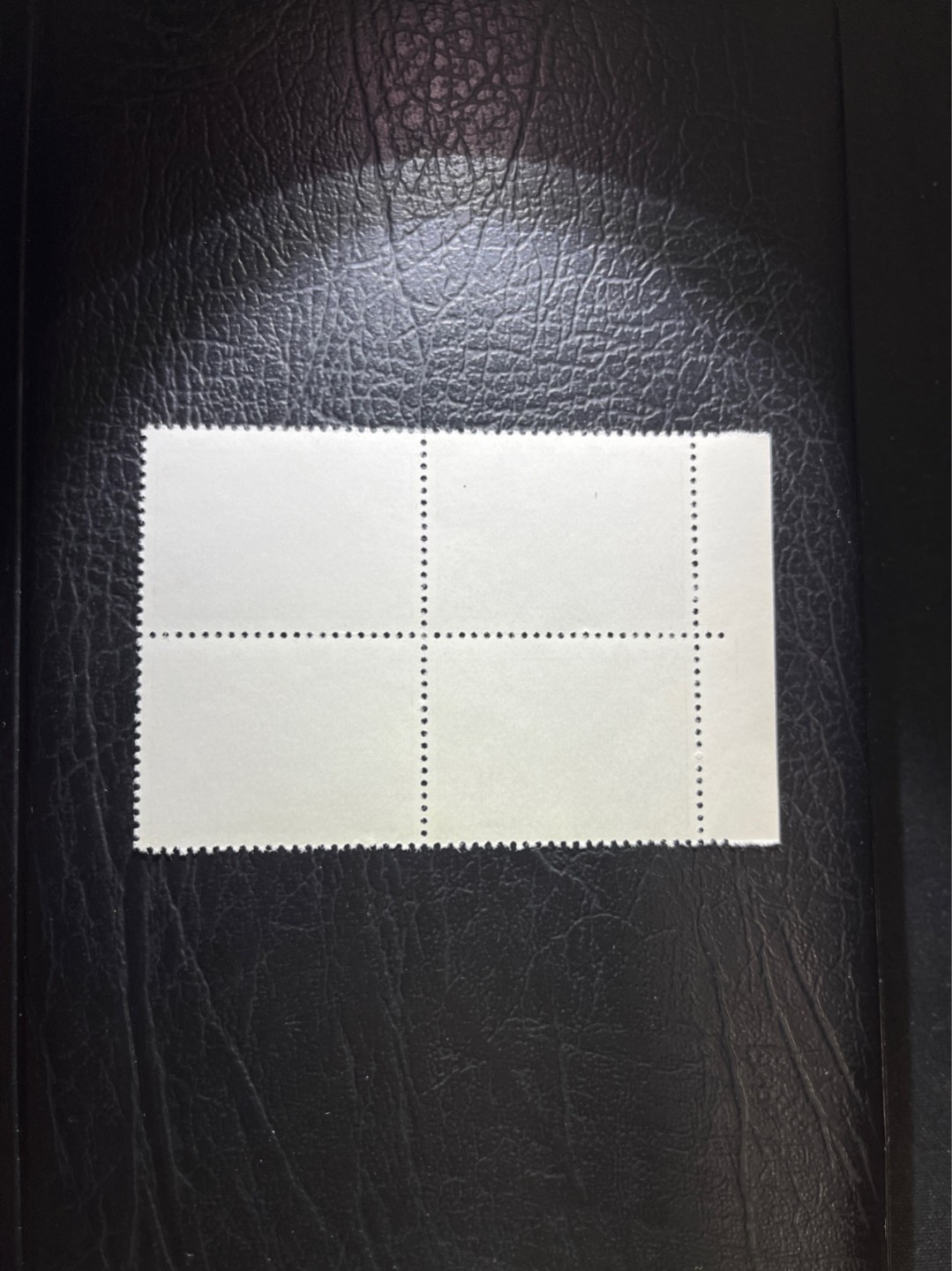 洪涛臻品 精选邮票限时拍卖第五十二期 编号巴黎公社 N11  色线 四方连一组，完美品相，随时售缺，编号票中的龙头，版撕全品嘎嘎绝，收藏级品相。齿孔新且饱满，全品可评级，注意捡漏。！《ASG评级处于初级阶段，注意建仓便宜的版撕货，未来市场前景不可估量！！！！》