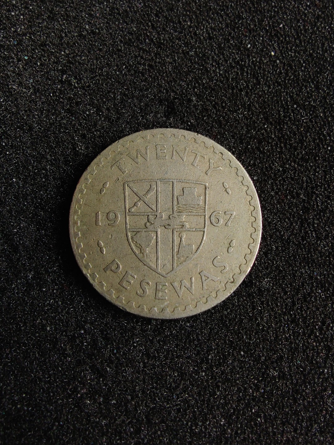 ♥一只鱼（世界钱币第四期） 加纳10比塞瓦