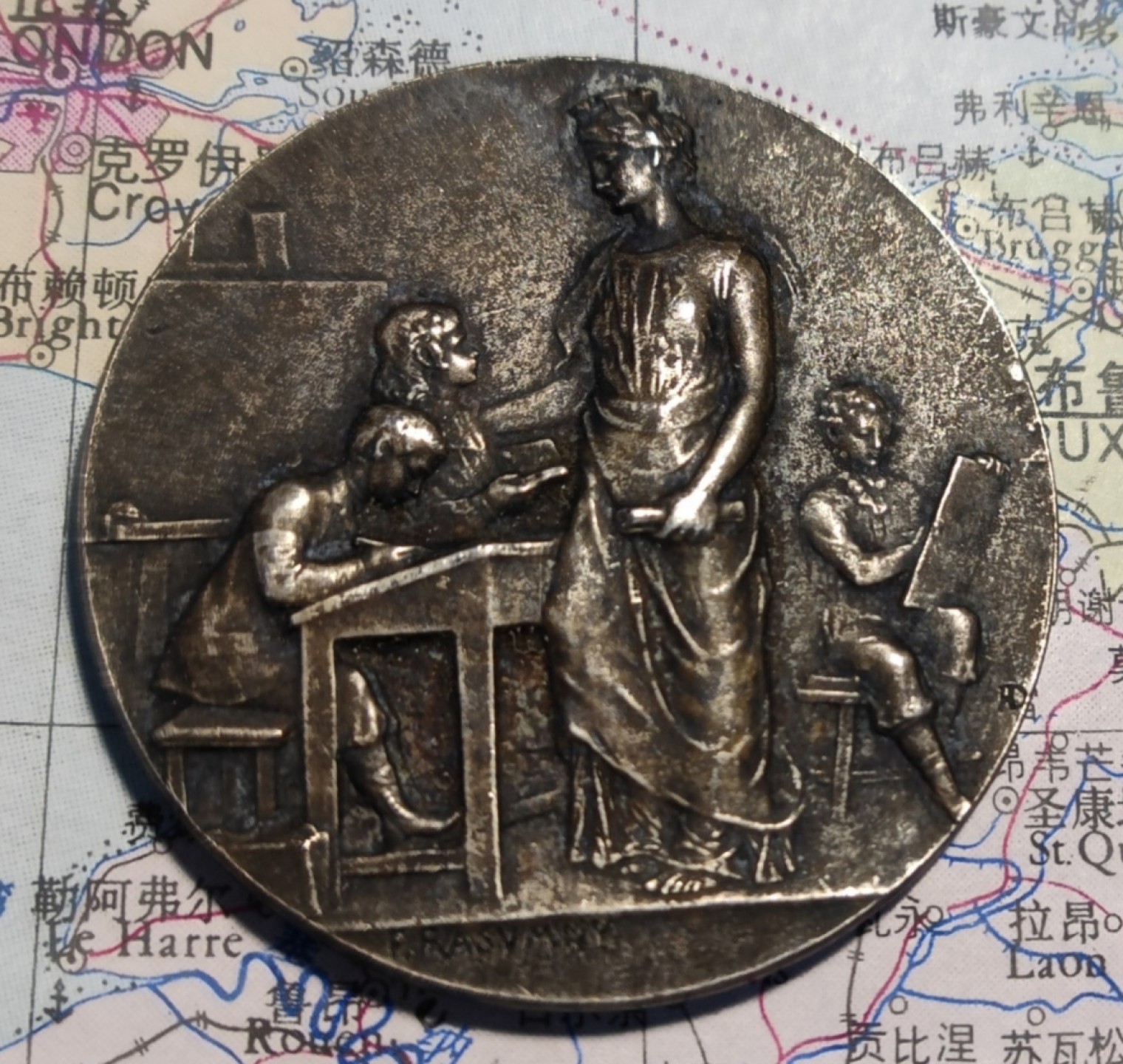 gush小明20221011周二 法国教育类镀银铜章