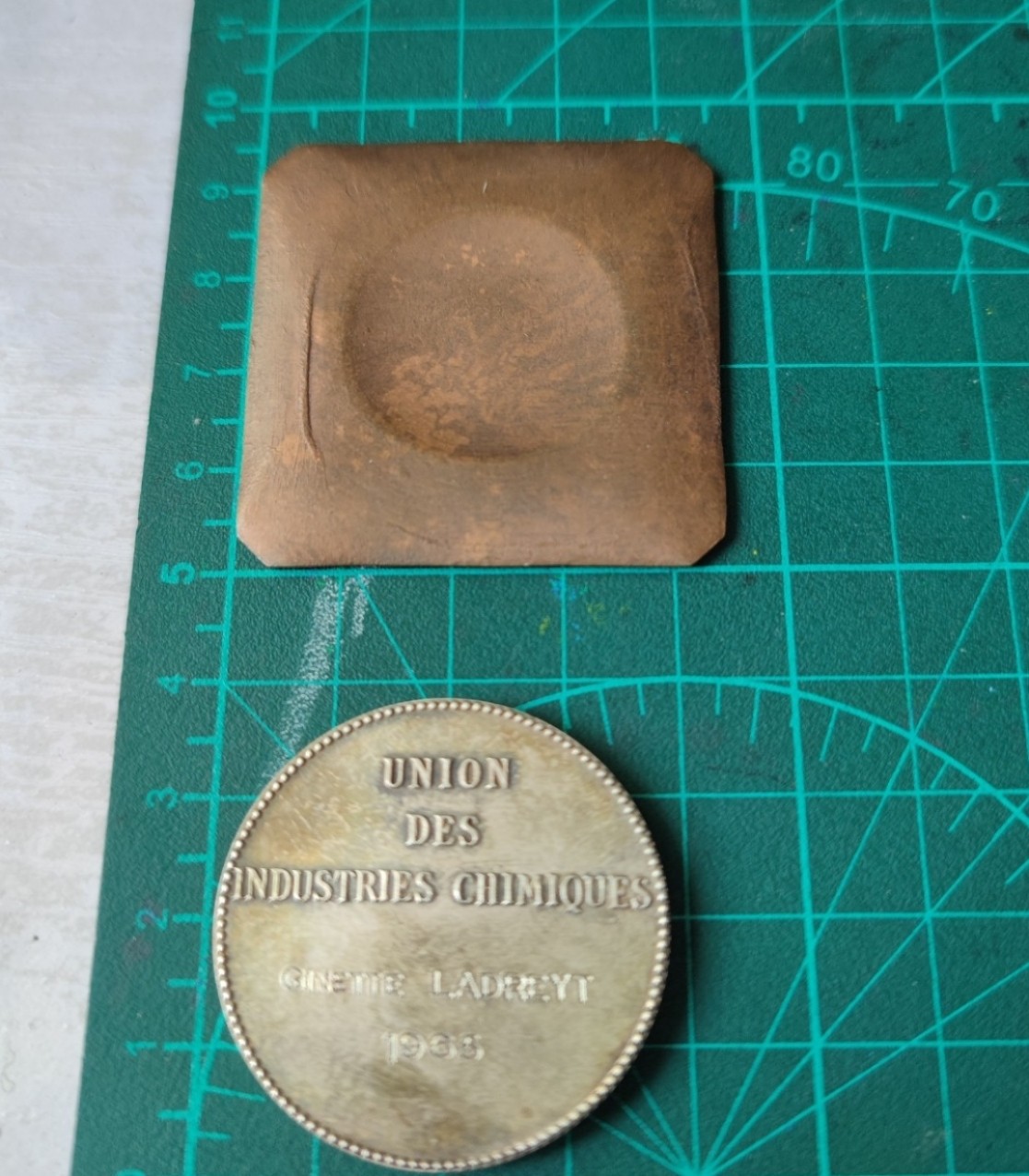 gush小明20221011周二 铜章二枚顺丰包邮 法国公证和芬兰银行