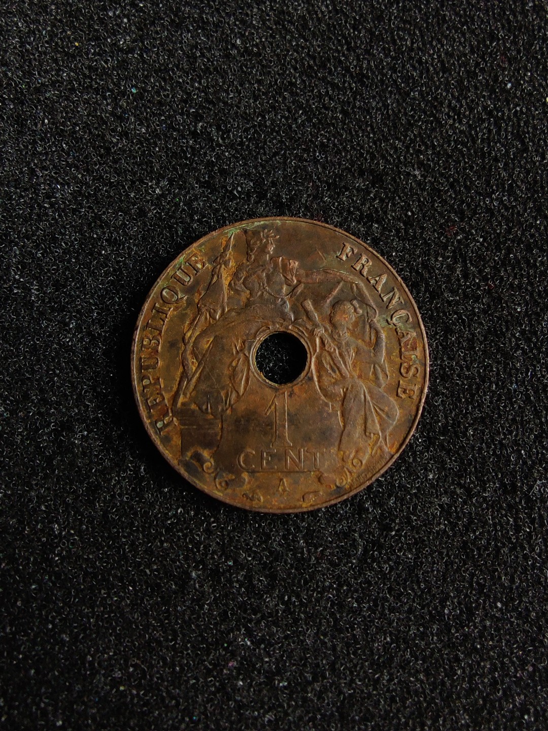 ♥一只鱼（世界钱币第四期） 法属印支百分之一