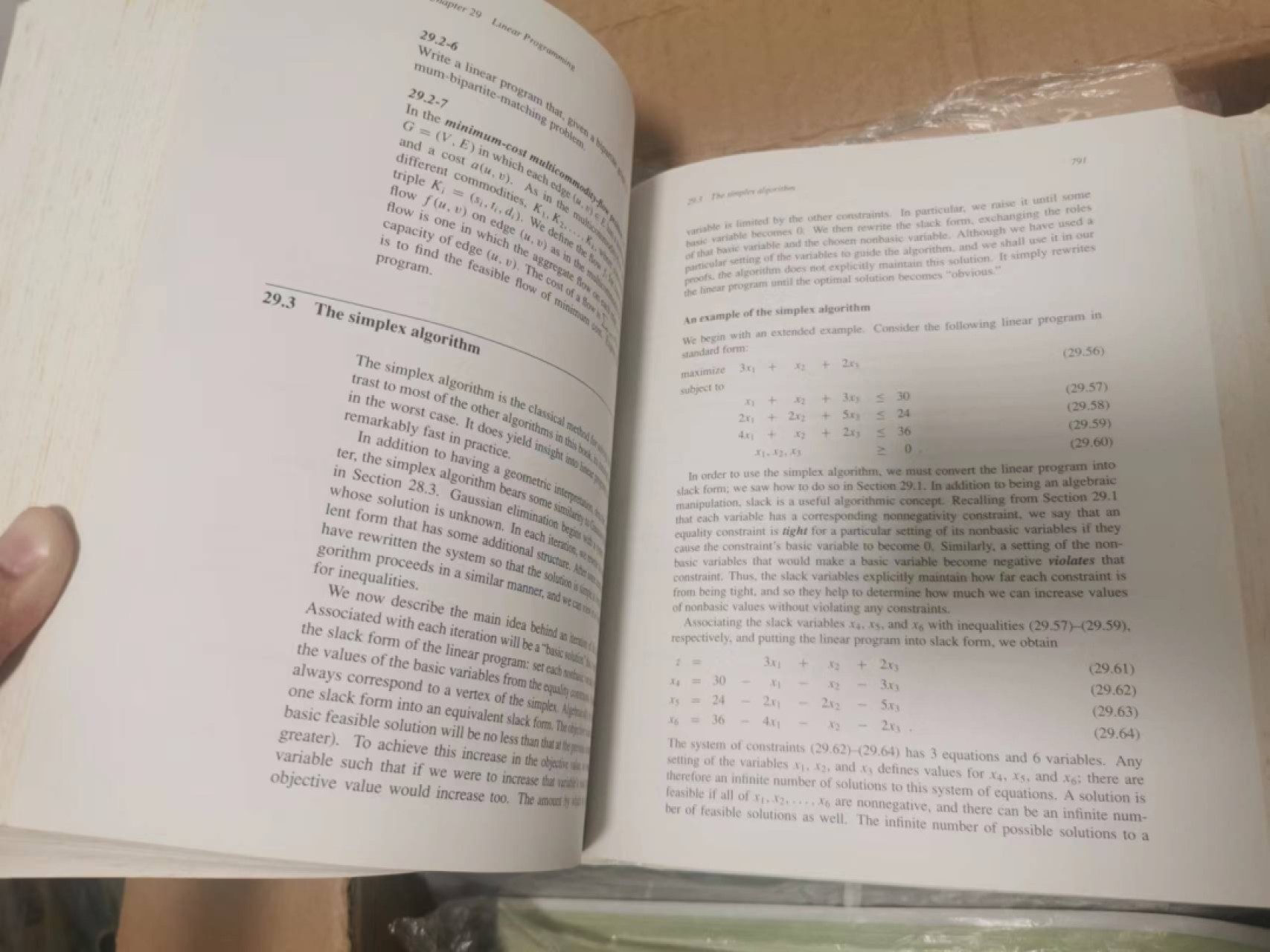 27.【鲸贝乐★道德经】第“圣人不仁，以百姓为刍狗”号拍卖 【外文原著】9.8品巨厚790页，有铅笔笔迹，内有两张明信片和美国信函