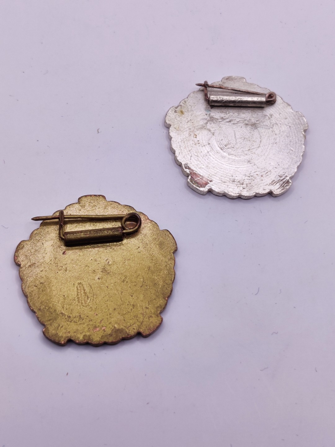 第五期 全场0元起拍 咸鱼国勋章拍卖专场10月16日下午6：00开始 阿尔巴尼亚采矿与地质学杰出劳动勋章 银 铜级一组