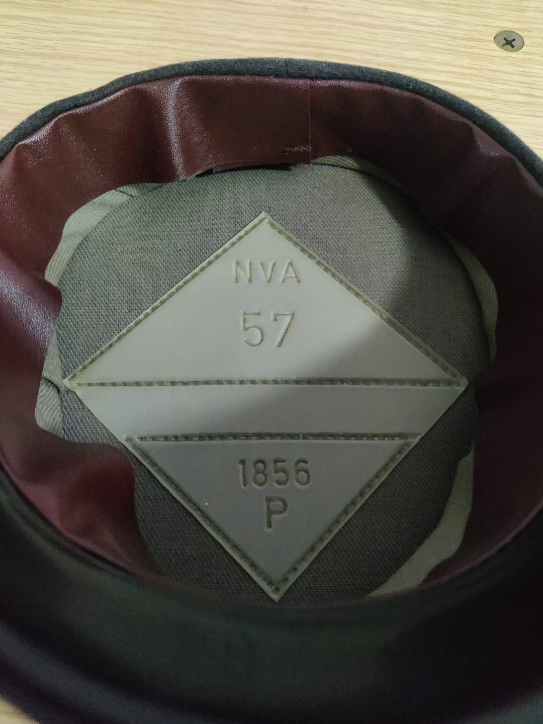 第五期 全场0元起拍 咸鱼国勋章拍卖专场10月16日下午6：00开始 东德陆军士官大檐帽