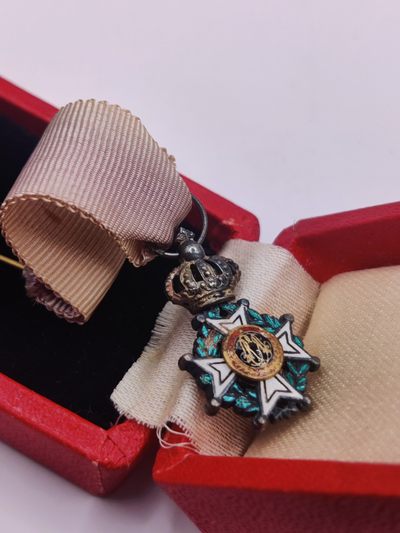 第五期 全场0元起拍 咸鱼国勋章拍卖专场10月16日下午6：00开始 - 比利时骑士级王冠迷你章 银制带盒