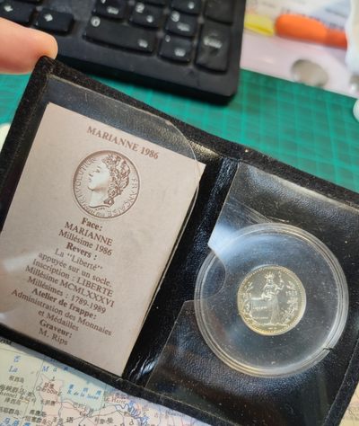 gush小明20221011周二 86法国小银章带证 巴黎造币厂复刻1789银币