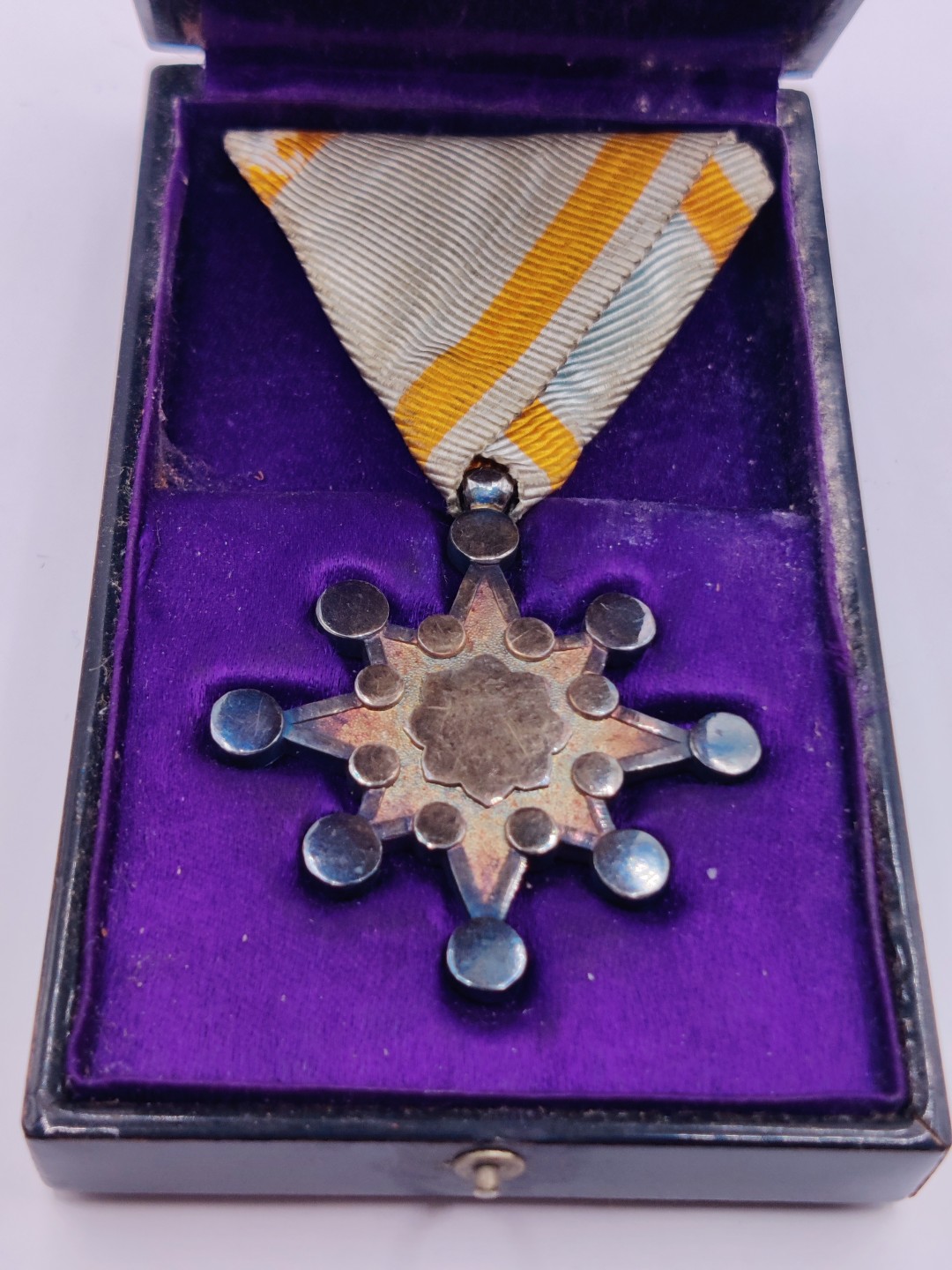 第五期 全场0元起拍 咸鱼国勋章拍卖专场10月16日下午6：00开始 牢记历史勿忘国耻 日本明治时期八等瑞宝章 银制