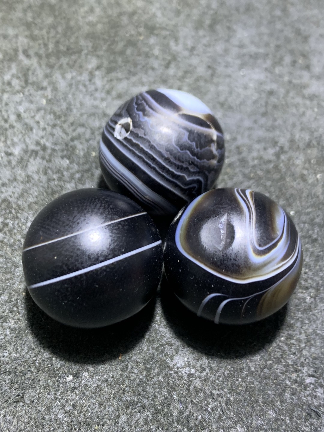 天眼药师玛瑙通货圆珠3颗，