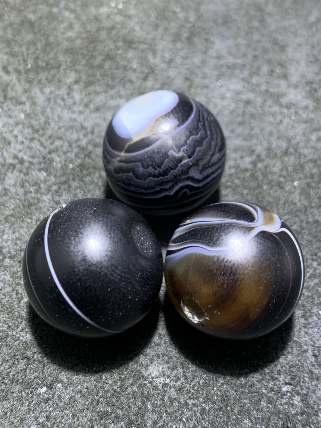 天眼药师玛瑙通货圆珠3颗，