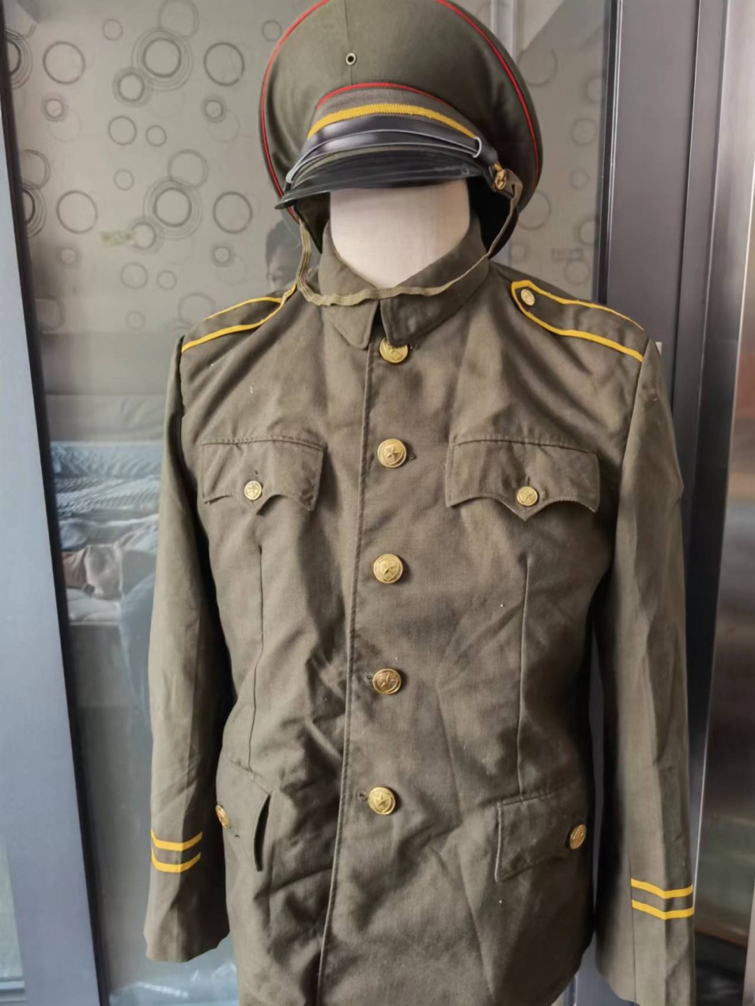 欧亚大陆勋奖章制服交流会服装小拍 83式高级警官夏凡立丁制服及大檐帽