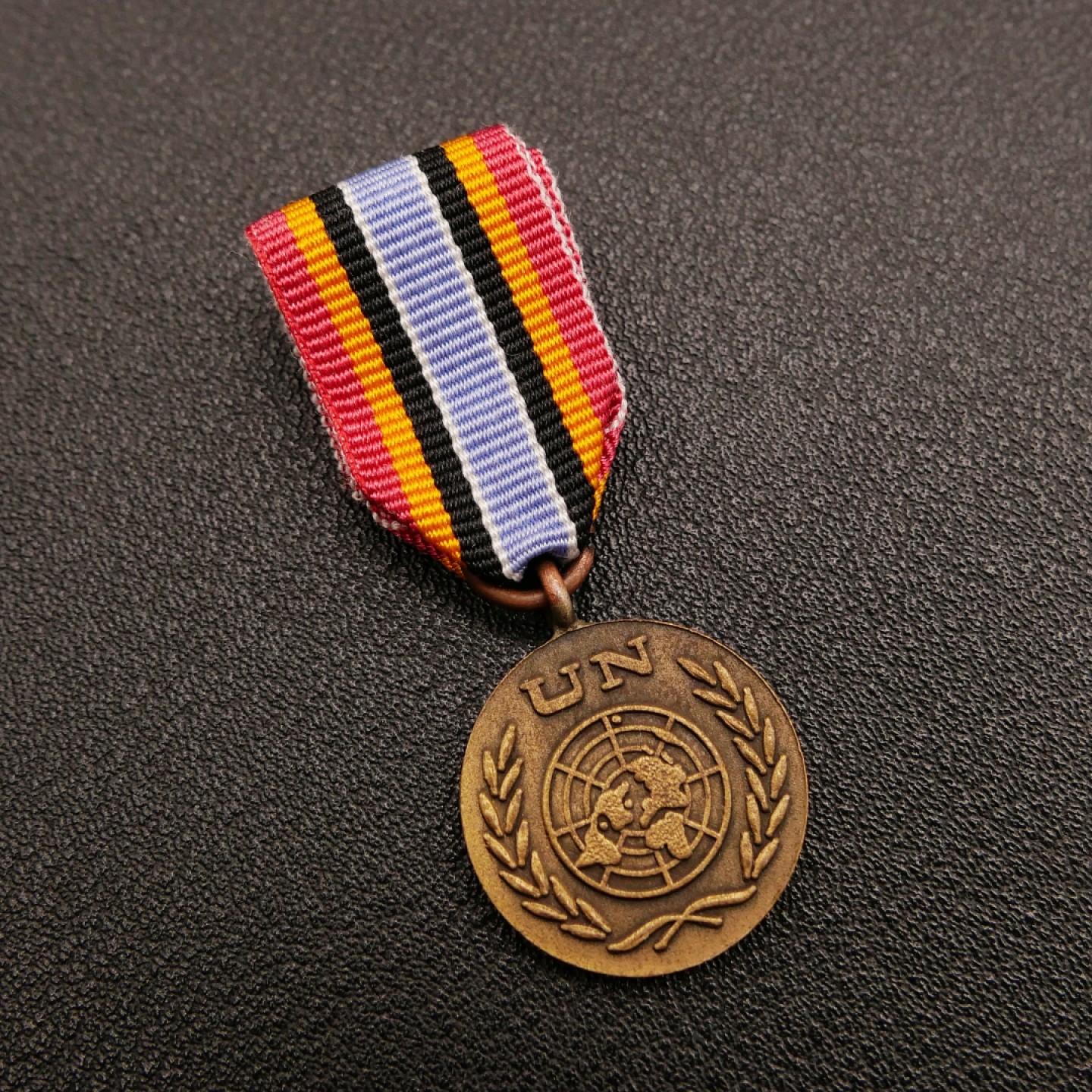 勋章奖章交易所10月15日群拍 联合国1993-1994卢旺达乌干达迷你尺寸奖章