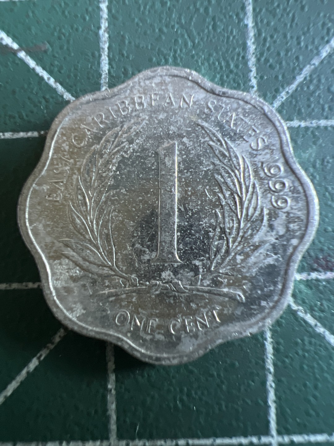 泡泡堂第113期  世界硬币明信片邮票专场（无押金，无佣金，捡漏，全场20包邮，偏远地区除外） 东加勒比一分