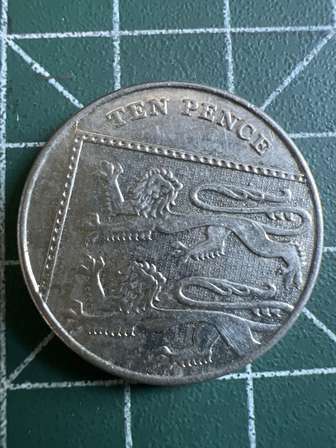 泡泡堂第114期  世界硬币邮票专场（无押金，无佣金，捡漏，全场20包邮，偏远地区除外） 英国盾牌十便士