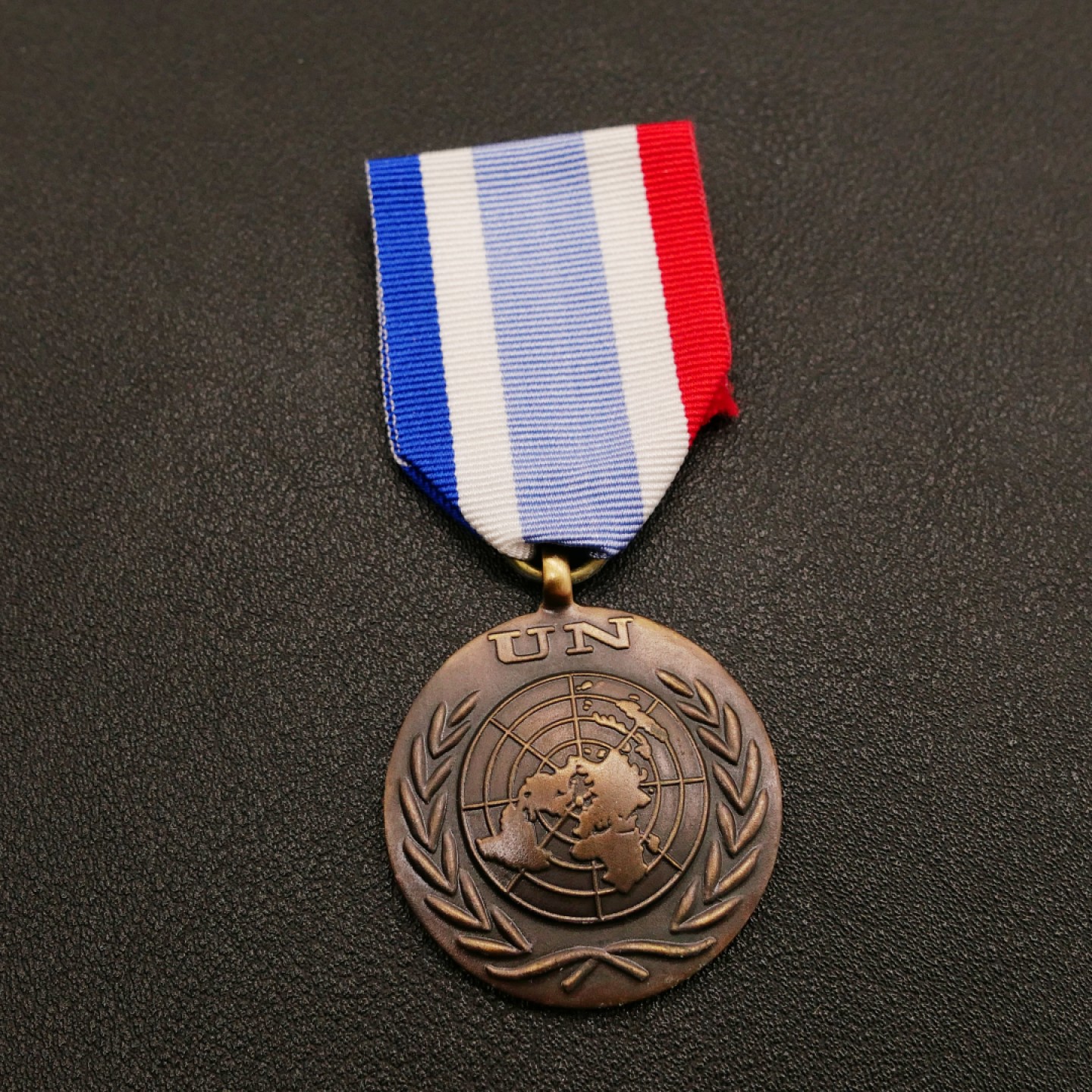 勋章奖章交易所10月15日群拍 联合国1993-1997利比里亚奖章