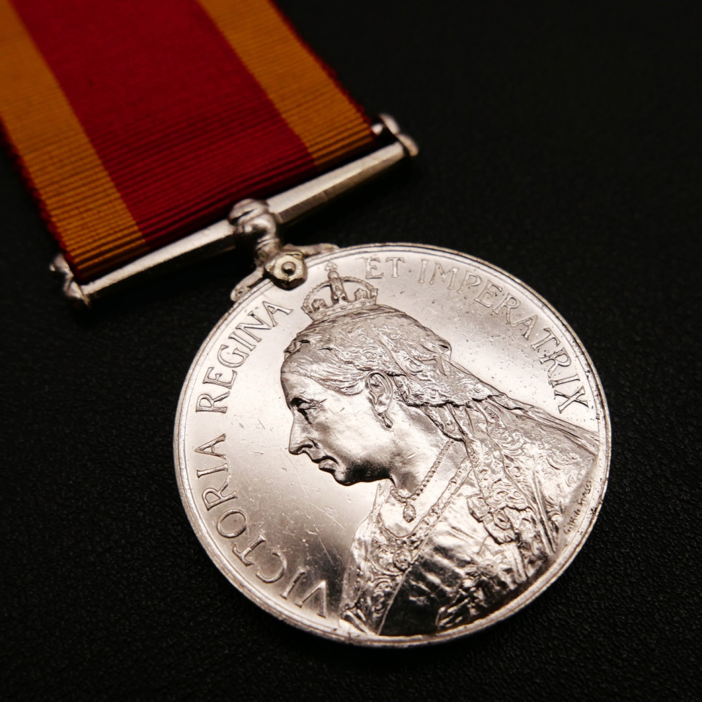 勋章奖章交易所10月15日群拍 英国1900庚子侵华奖章（银质花体边铭）