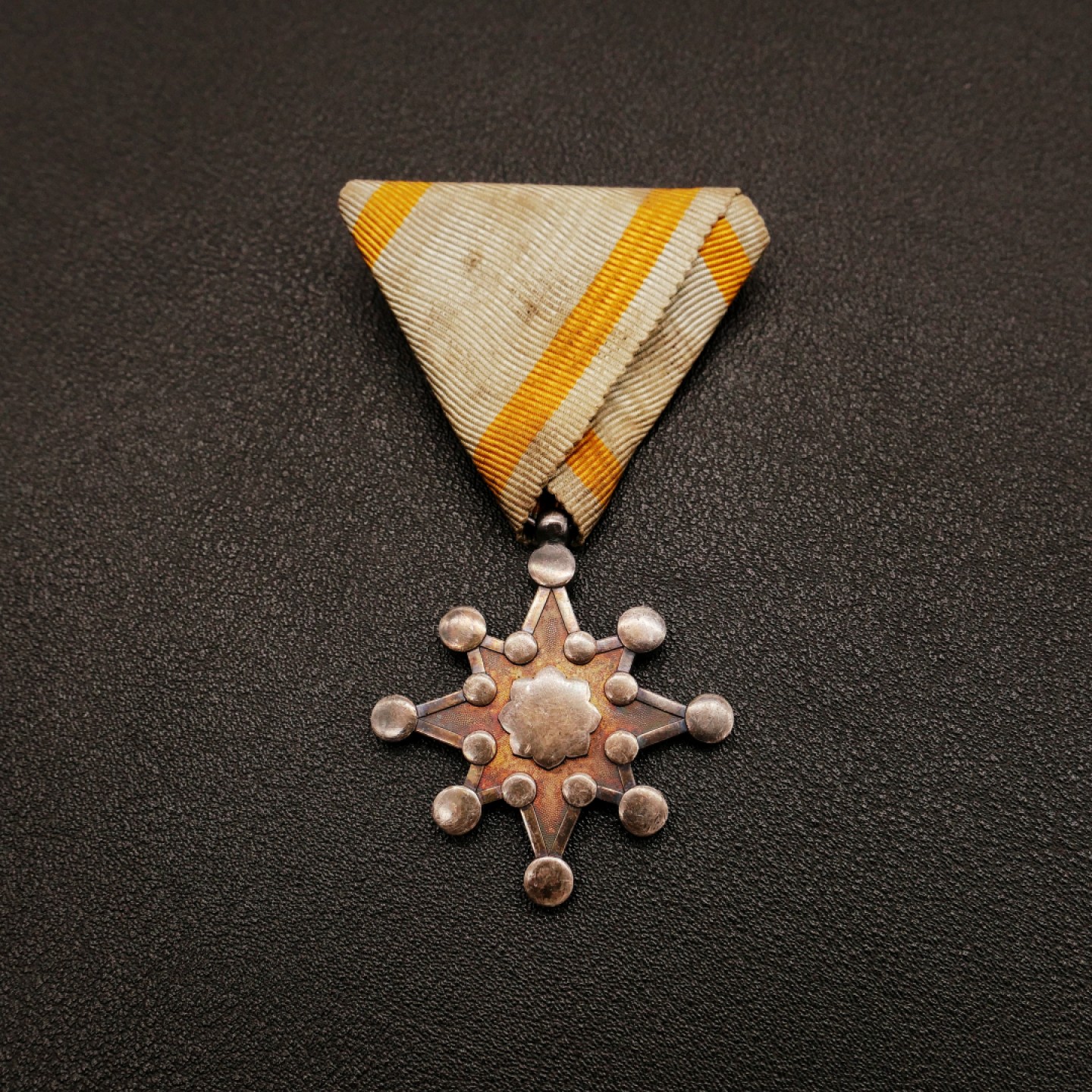 勋章奖章交易所10月15日群拍 日本勋七等瑞宝章（银质）