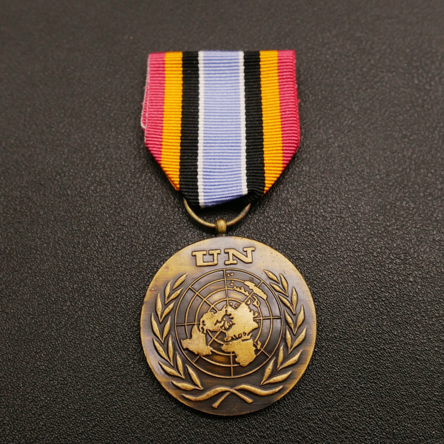 勋章奖章交易所10月15日群拍 联合国1993-1994卢旺达乌干达奖章