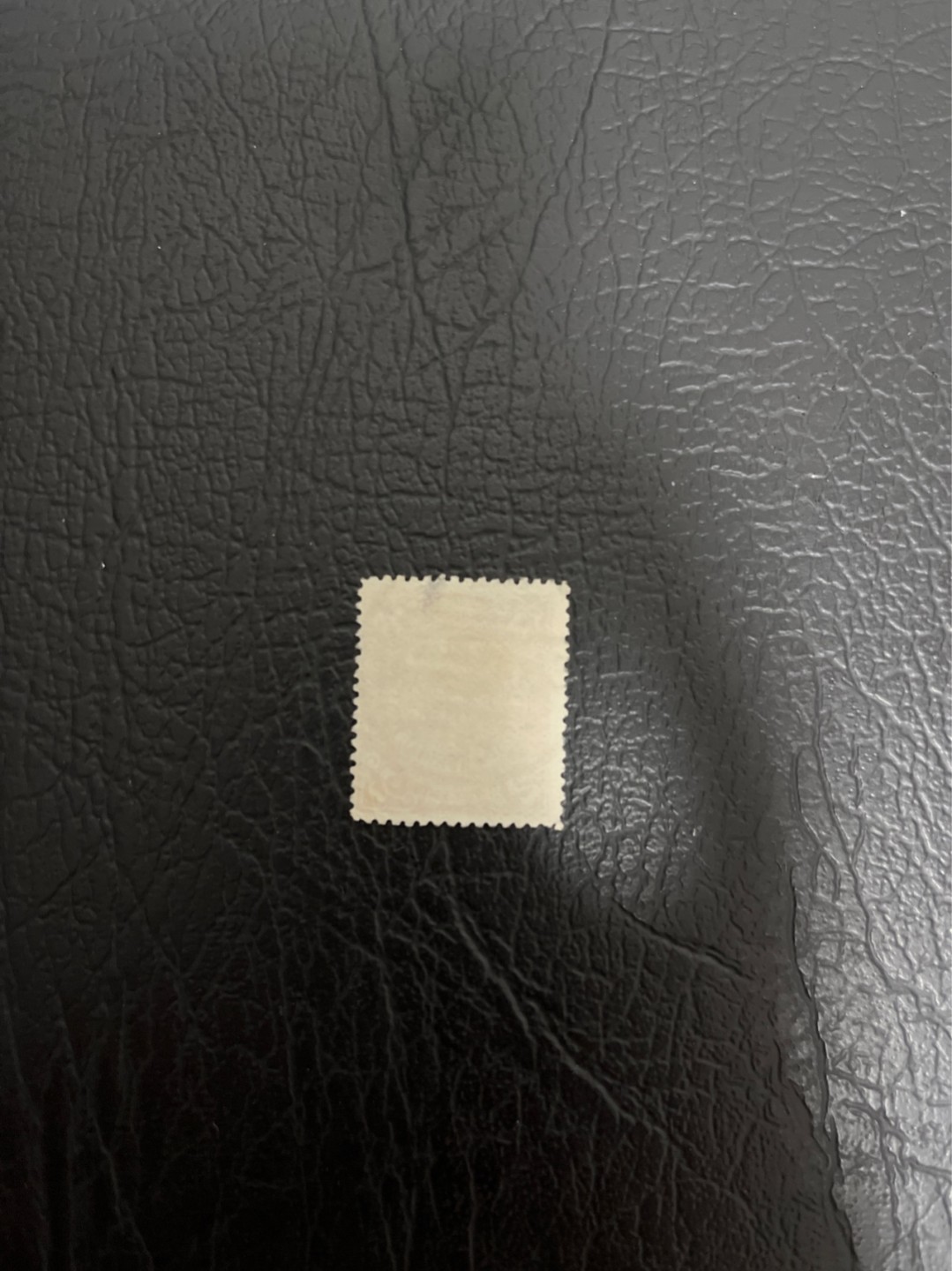 洪涛臻品 精选邮票限时拍卖第五十一期 大清龙票, 上海戳，红2分, 发行过两次, 1898年发行的龙票有太极图水印(又分厚纸与薄纸), 1901-1910发行的龙票无水印, 随手取票未验水印(大多即使有水印也不易肉眼看到,部分薄纸龙票可以肉眼看到水印), 买家可以自行研究捡漏！百年老邮票, 难免有瑕疵, 入手文物级邮票的机会！