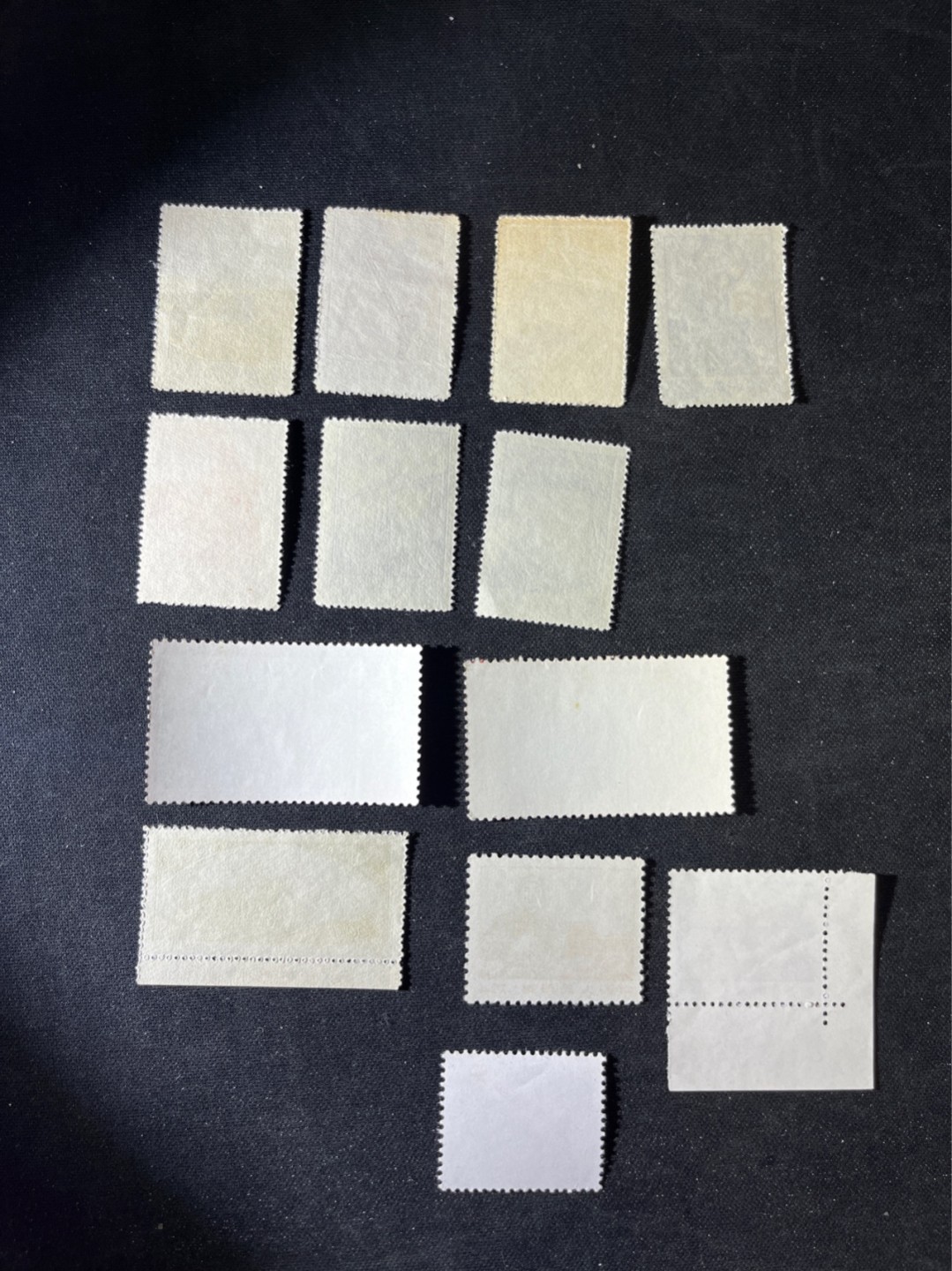 洪涛臻品 精选邮票限时拍卖第五十一期 特8七枚新上品  缺8-8，特33盖销上品 ，特5  4-4厂名全品，  普无号解放军上品 ，编号N14  N16新上品 ，普14革命圣地2分新，数字直角边一枚，13枚混卖   买到就是赚到。仅此一组