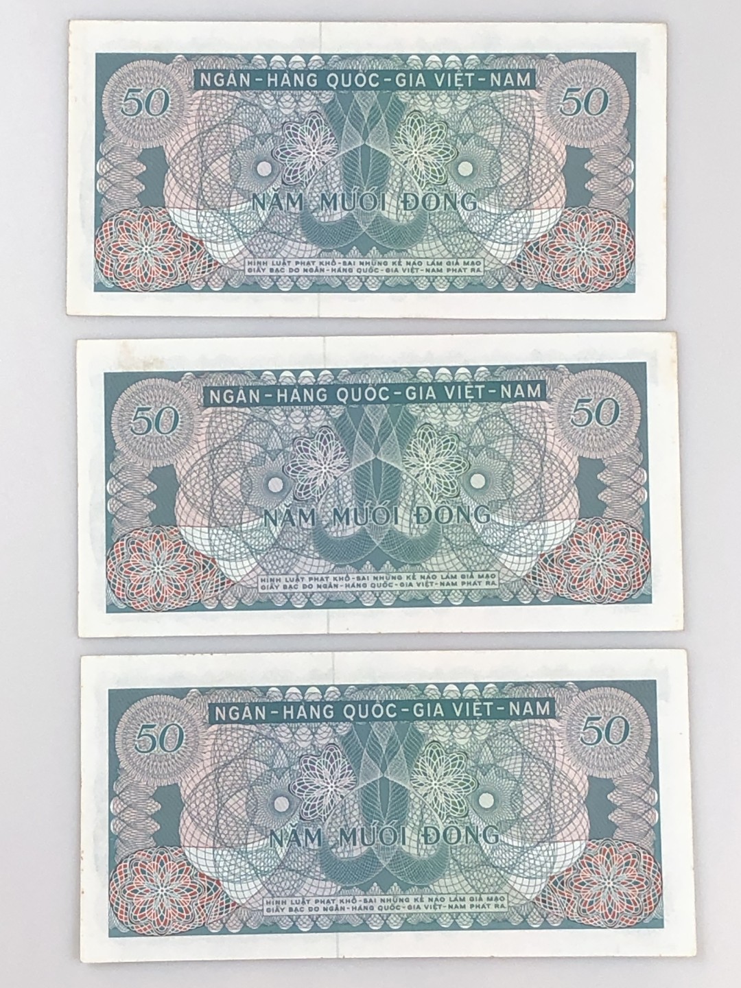 【三泉🏦Quan Se】拍卖⚖️第4期-【越南1951-1994纸币专场】 南越1969年50盾3连好号【688999/688998/688997】UNC（边上有黄斑）