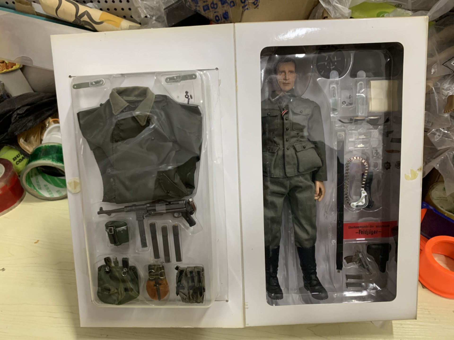 零元拍：威龙白盒70490 绝版 威龙DX06单人装，全新未拆，盒子都包浆了，毕竟是2009年的古董了，全新未拆全新未拆。不含威龙官图的摩托车