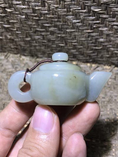 放福利，新疆和田玉山料青白玉雕刻手把壶一把！ - 放福利，新疆和田玉山料青白玉雕刻手把壶一把！