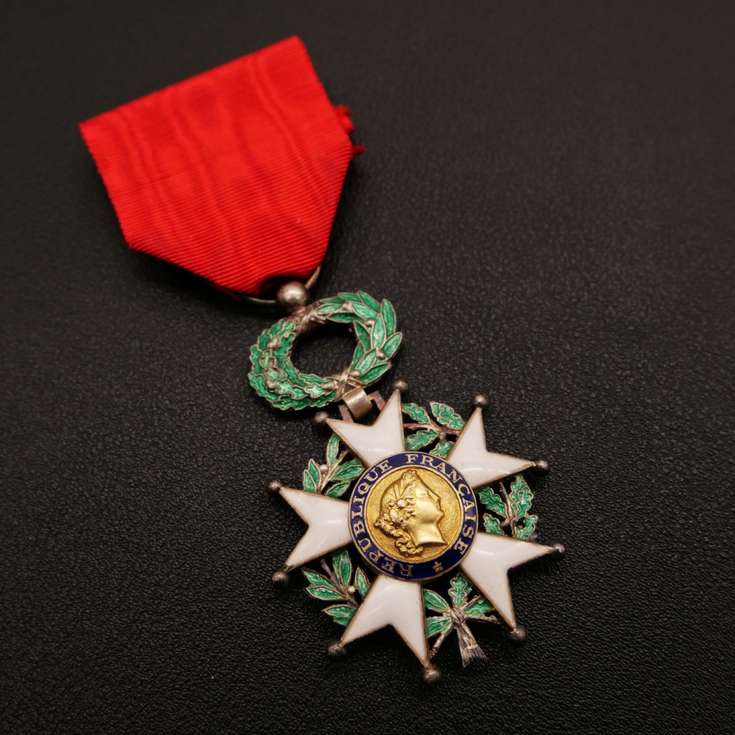 勋章奖章交易所10月15日群拍 法国第四共和国荣誉军团勋章（银质珐琅）