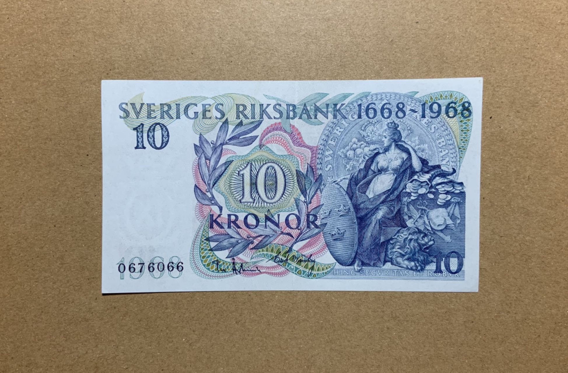收藏联盟Quantum Auction 第198期拍卖 (已更新) 瑞典1949年5克朗和1968年10克朗纪念钞 品相5克朗UNC-  10克朗AU 早期版本