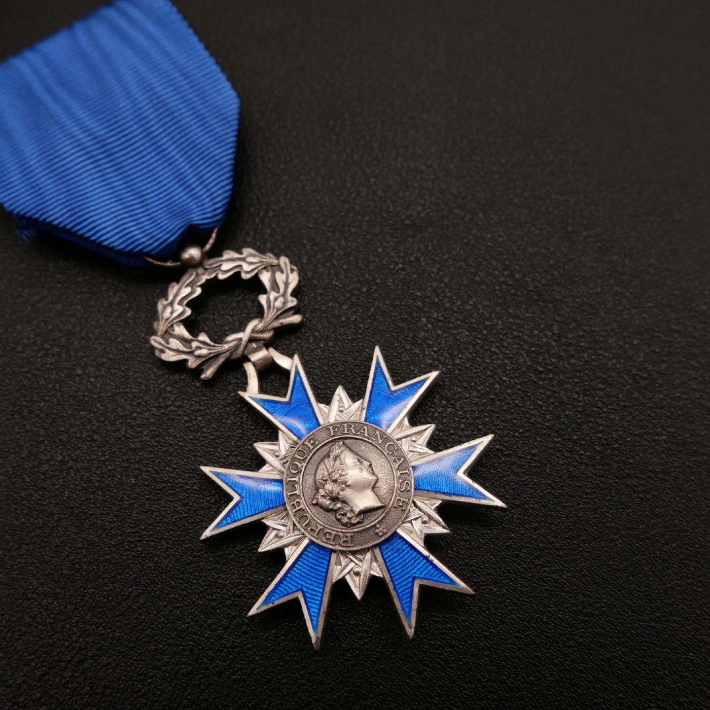 勋章奖章交易所10月15日群拍 法国骑士级国家功勋勋章（银质珐琅）