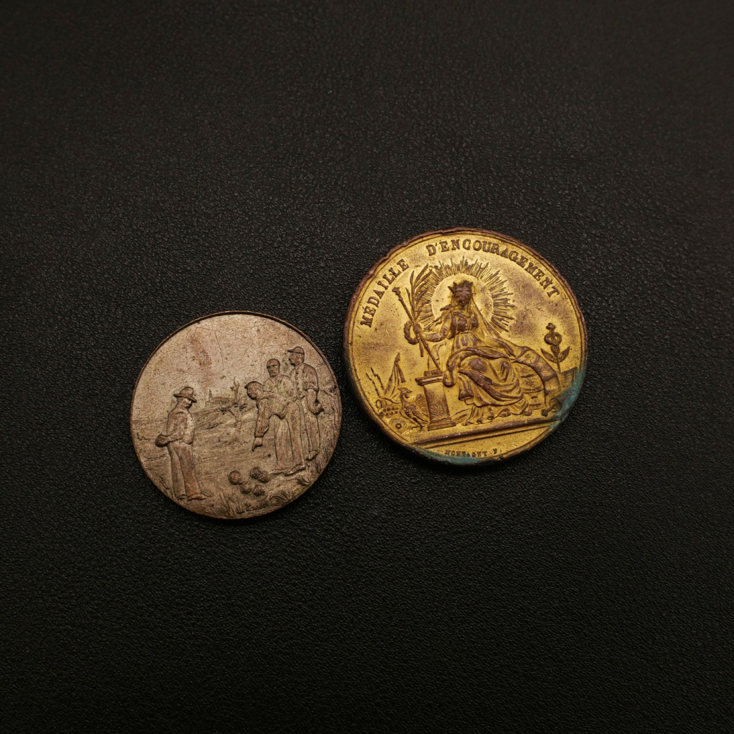 勋章奖章交易所10月15日群拍 杂章一组