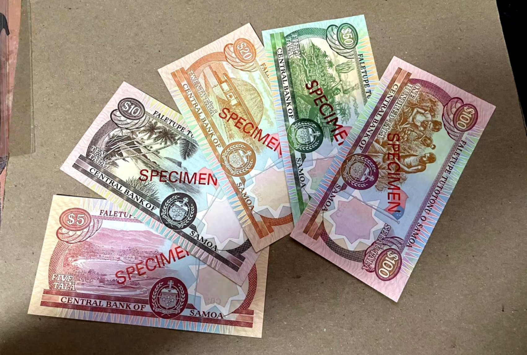 【Blue Auction】✨世界纸币精拍第235期【精】 【一组5张】萨摩亚 早期版本 5-100塔拉 风景唯美 全新UNC 样钞