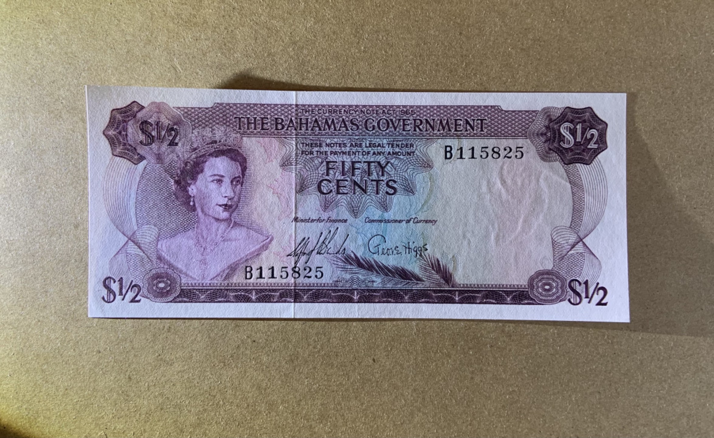 收藏联盟Quantum Auction 第198期拍卖 (已更新) 巴哈马1965年0.5元 品相UNC- 票面点钞痕 首发年份 德纳罗彩背