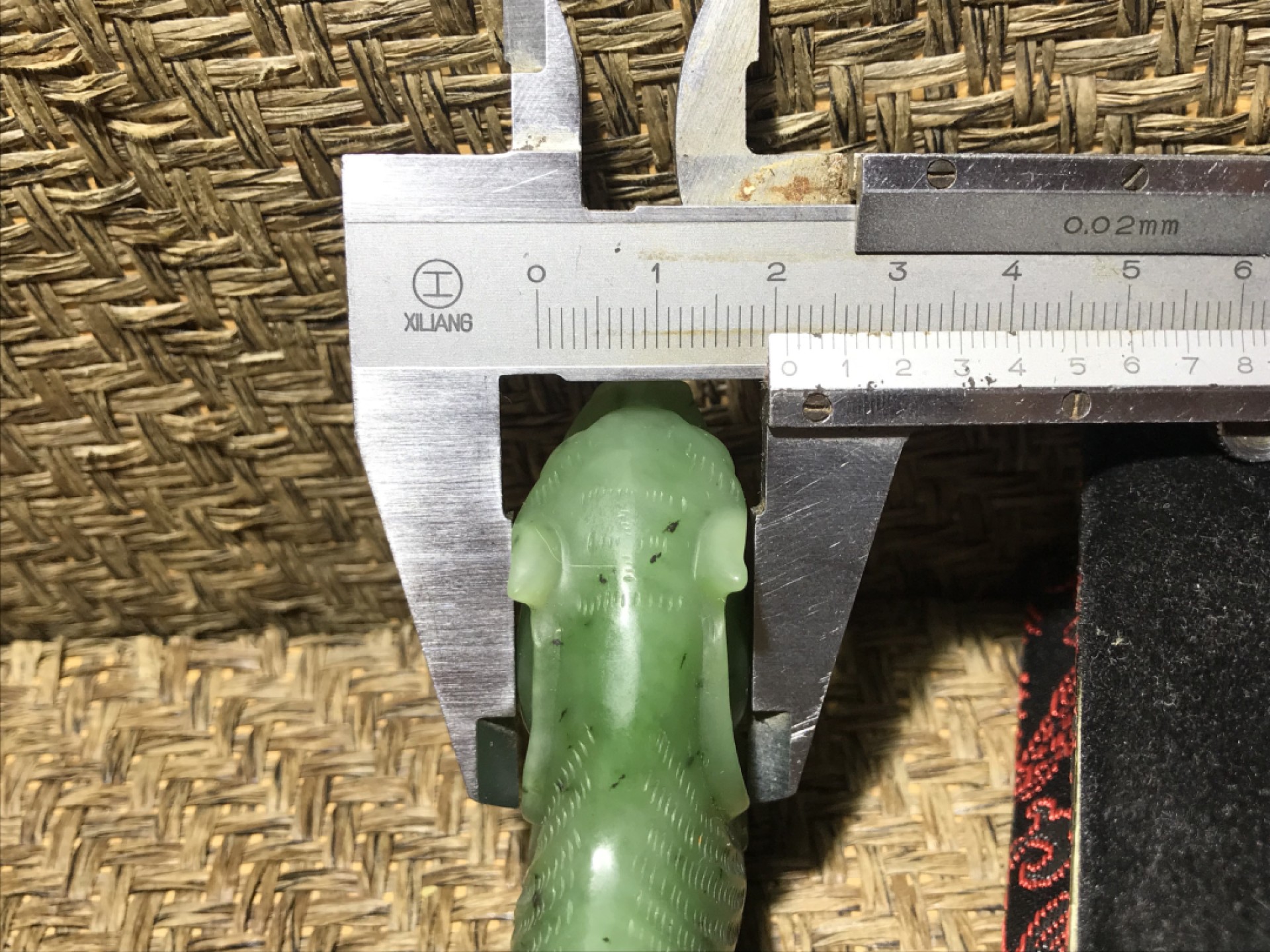 仅此一个孤品上拍！和田玉碧虎虎生威 手把件(摆件)一个！