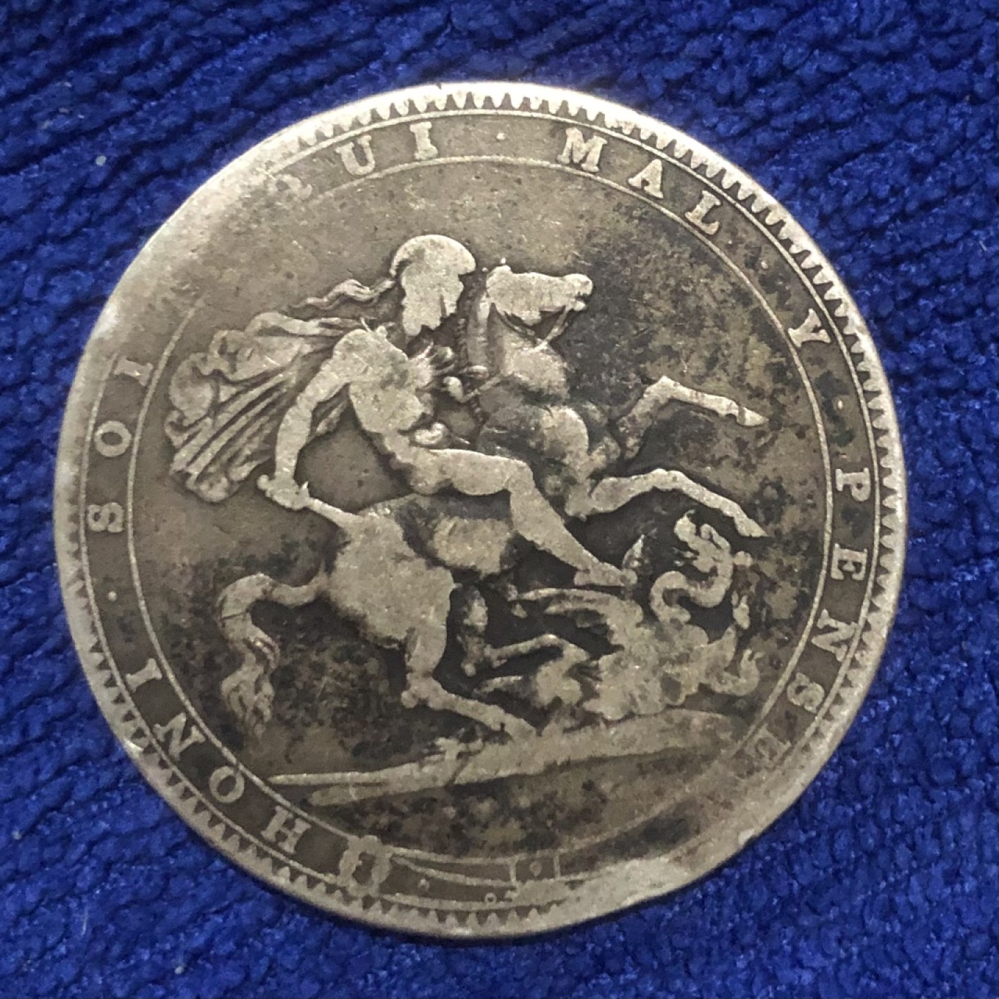 【保诚微拍】第36期  古今中外币章（部分评级）14号晚上七点半自动开拍！！！ 英国 乔治三世 1819年 克朗 马剑 大银币（27克，92.5%银）(边齿为第1枚)