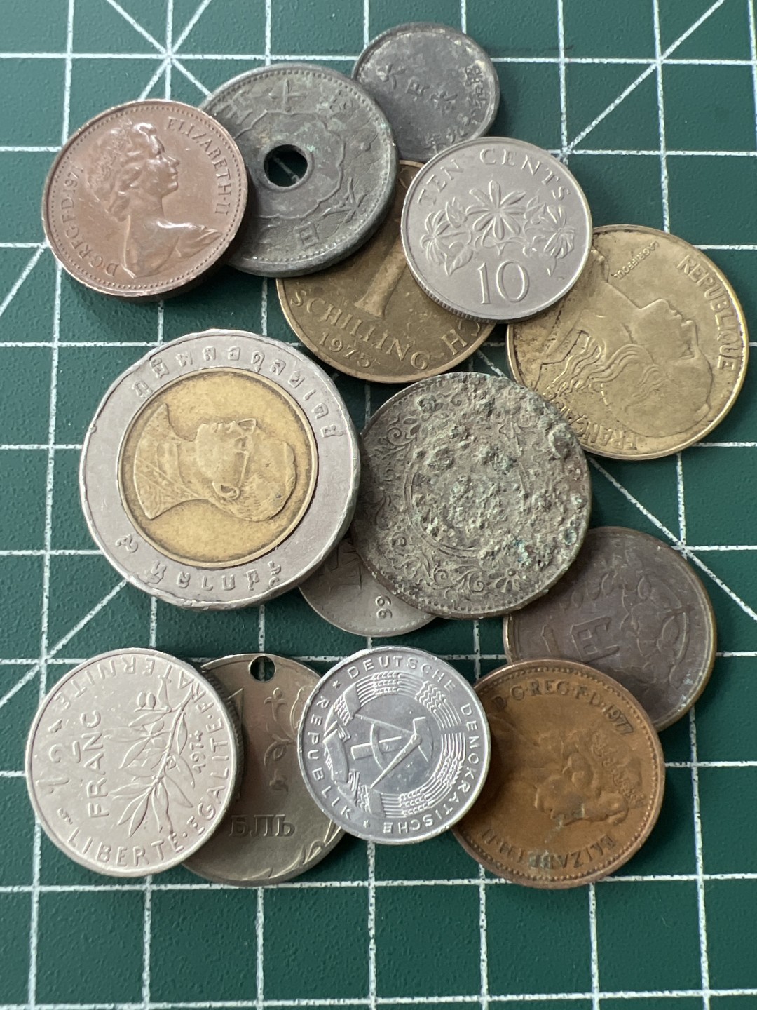 泡泡堂第116期  世界硬币纪念章邮票专场（无押金，无佣金，捡漏，全场20包邮，偏远地区除外） 杂币一组26