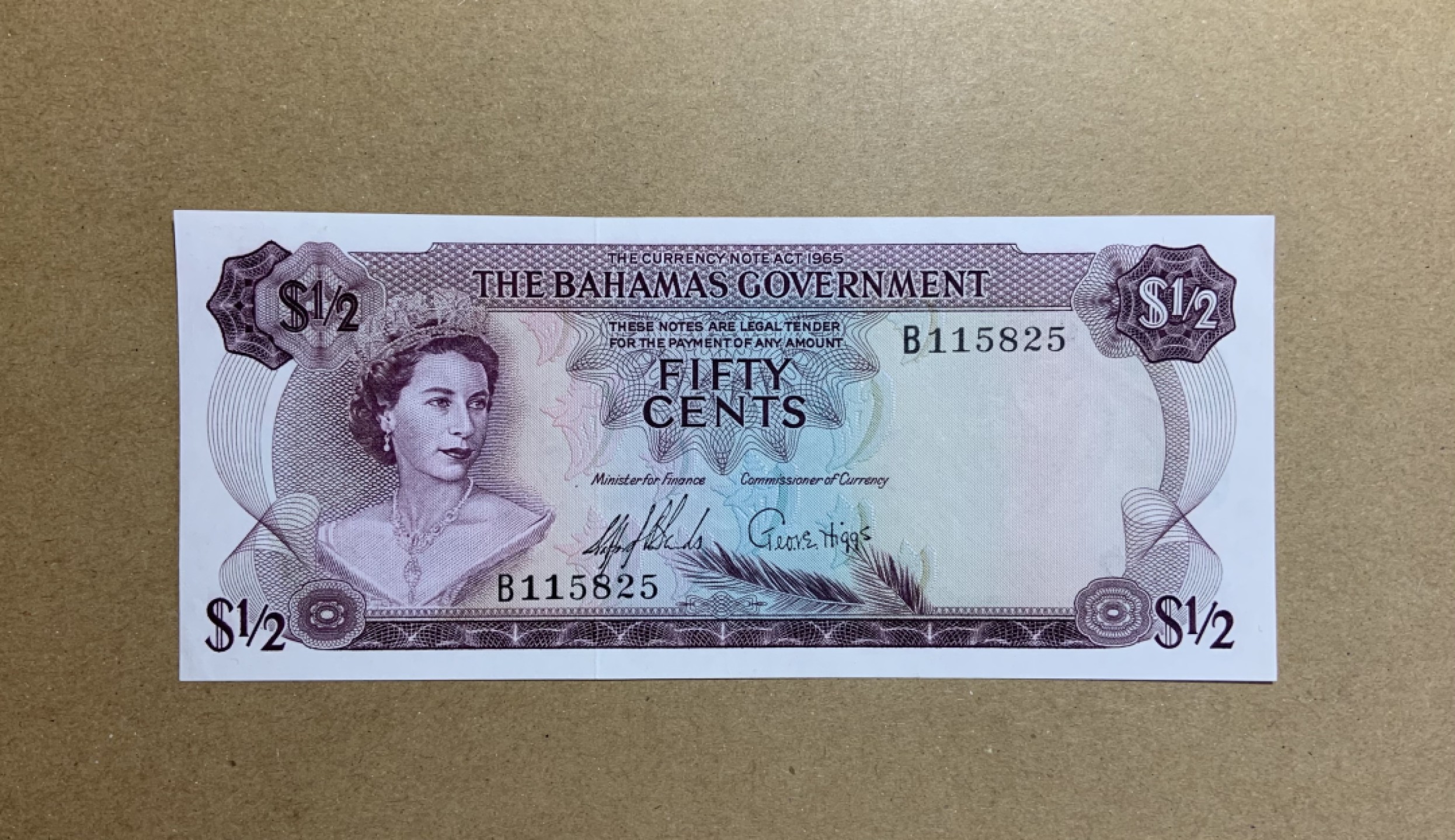 收藏联盟Quantum Auction 第198期拍卖 (已更新) 巴哈马1965年0.5元 品相UNC- 票面点钞痕 首发年份 德纳罗彩背