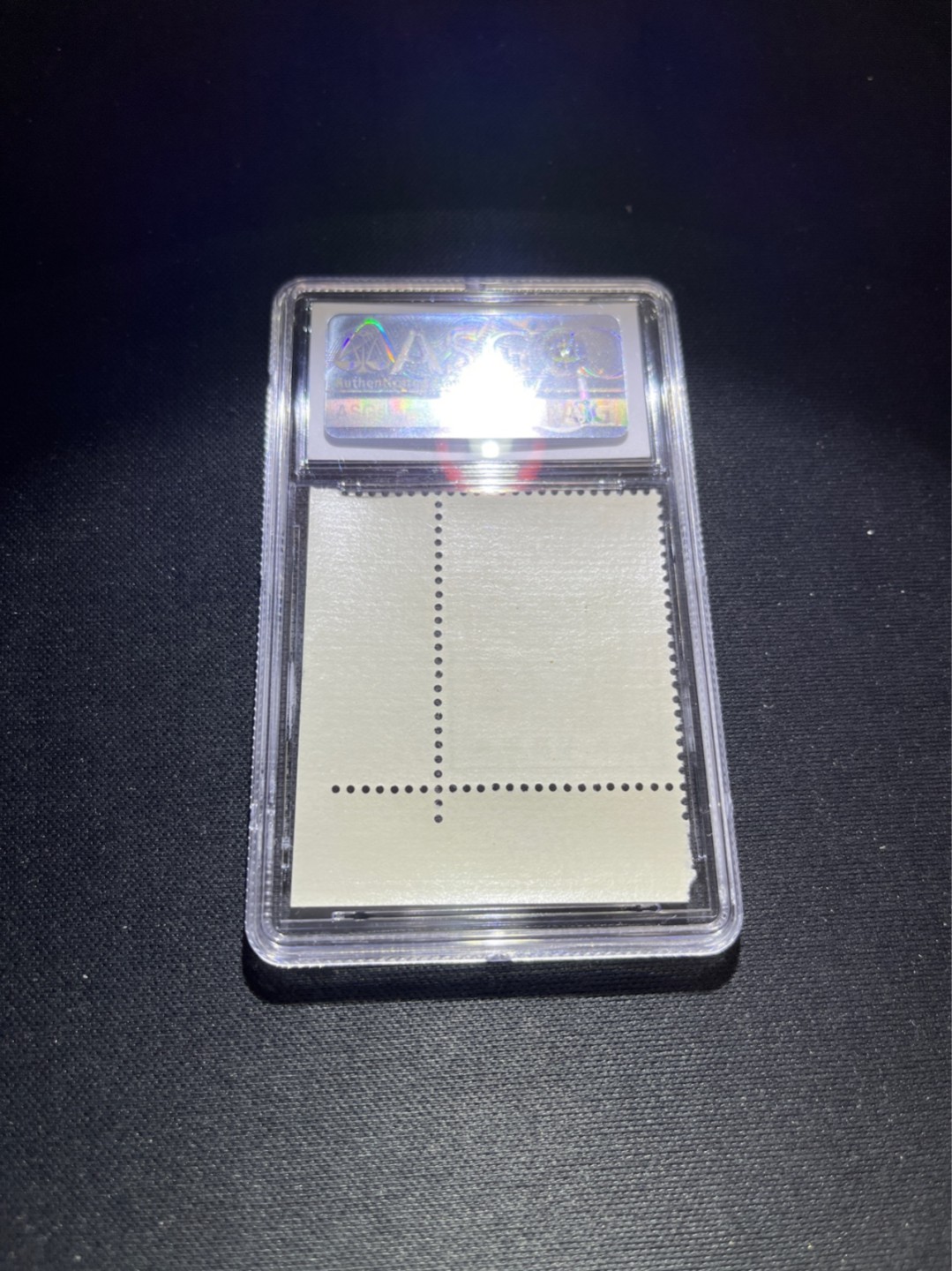 洪涛臻品 精选邮票限时拍卖第五十四期 特63青铜器新★真正大筋★8-8 ASG 90分OG ，直角边➕色线，★国外邮票收藏都喜欢这种带大边纸的，溢价很高★老纪特三俗稀缺，状态极佳，背胶白润，最严格时期出分，版撕绝中绝送评，老纪特90分是高分，可收藏可投资。目前ASG评级处于初级阶段，注意趁早下手囤精品货，未来一定有意想不到的收获