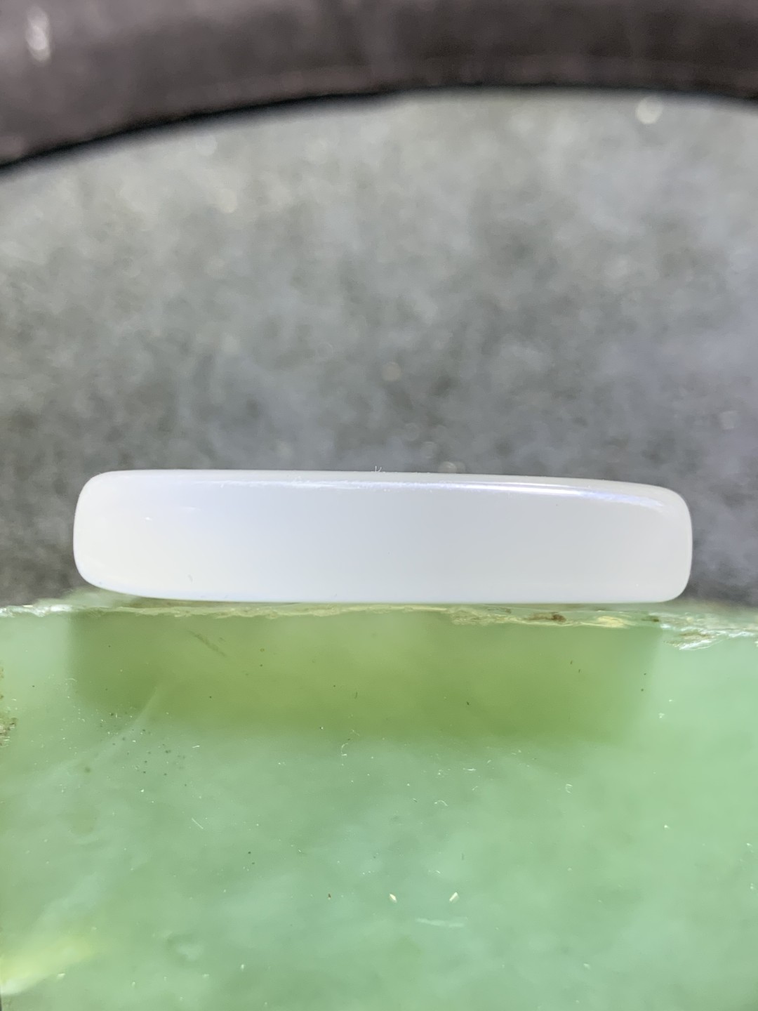 精美高玉化马达加斯加海洋玉髓俏色巧雕一叶成佛牌子一个！