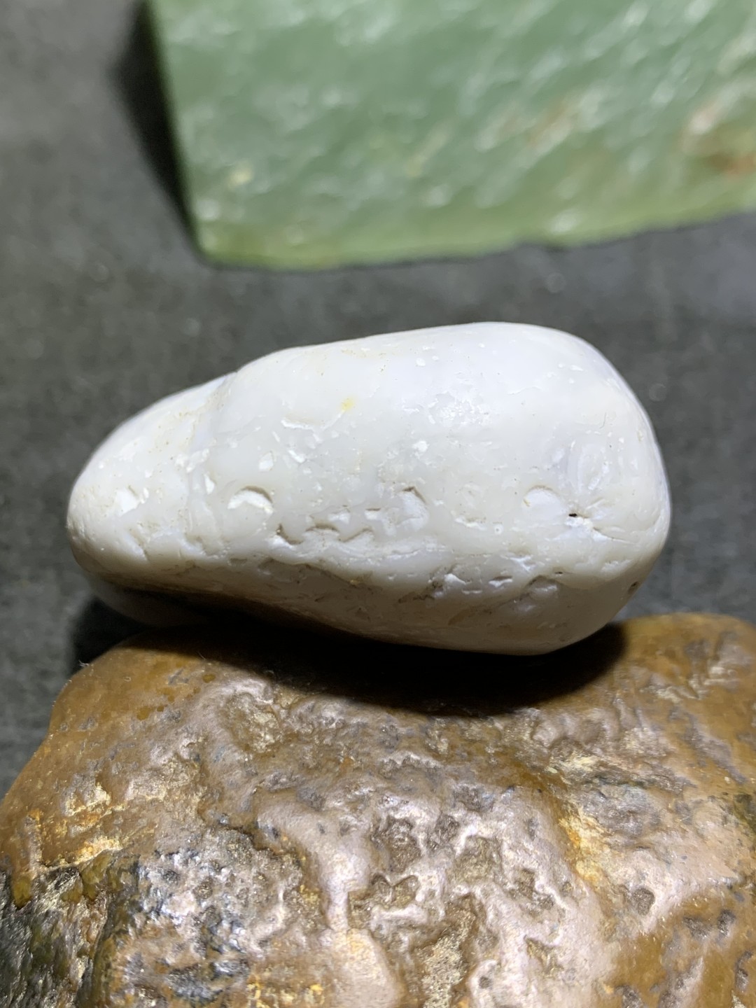 精美天然新疆哈密青花高玉化蛋白玉原石一块