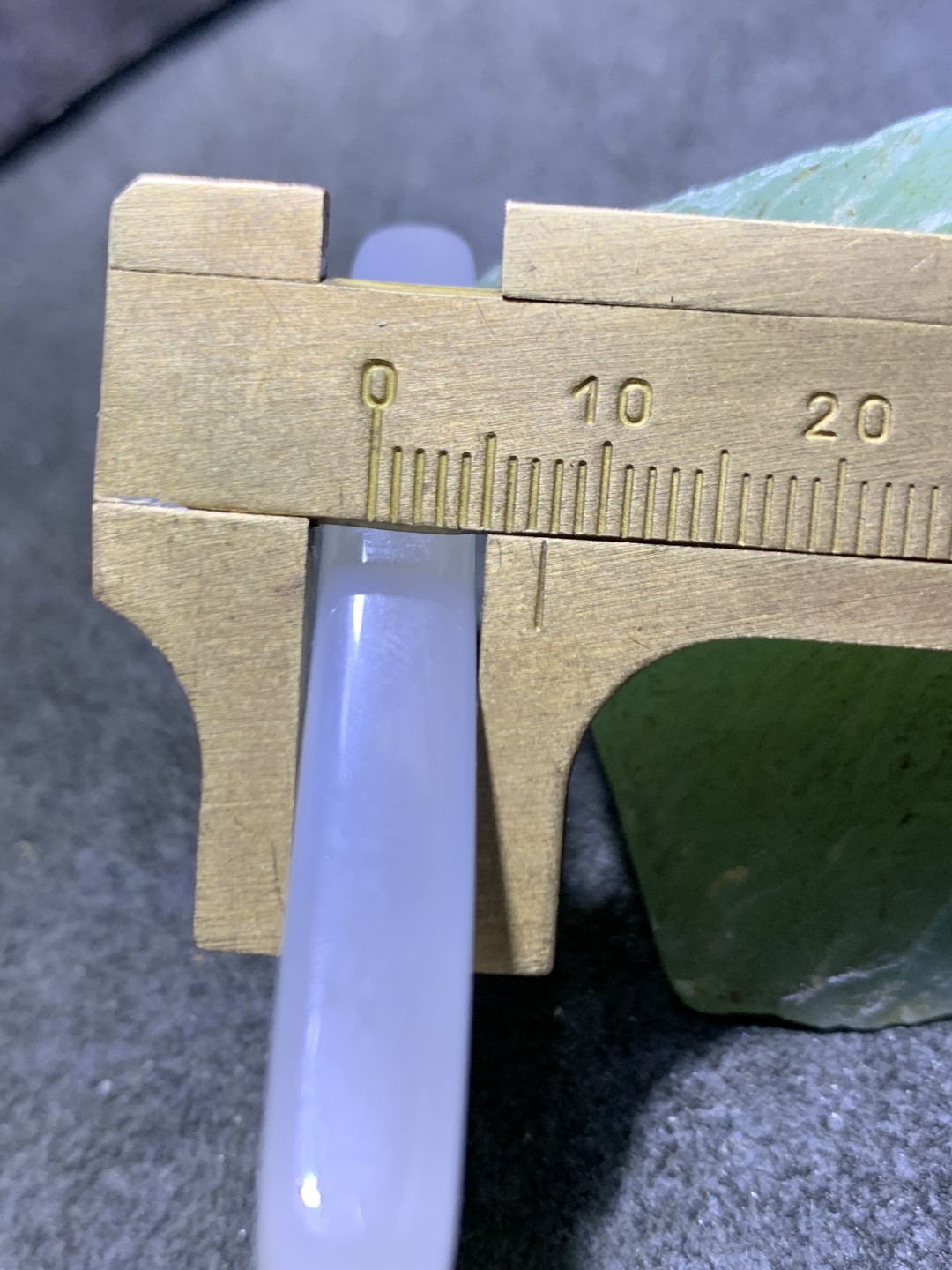 精美高玉化马达加斯加海洋玉髓俏色巧雕一叶成佛牌子一个！
